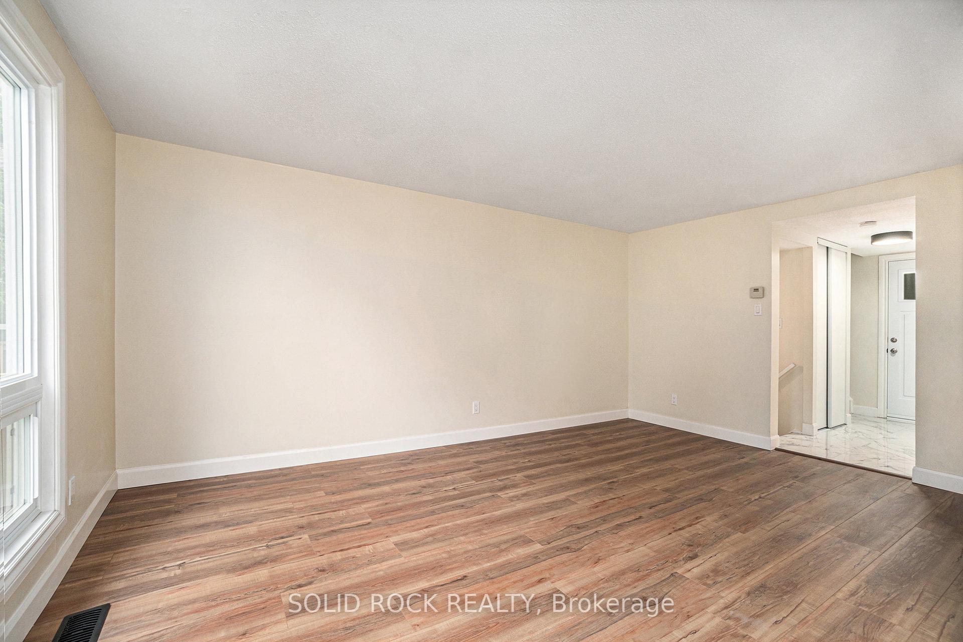 Photo 17 of 33 Thistledown Court, Ottawa, Barrhaven - Pheasant Run — HOMEH