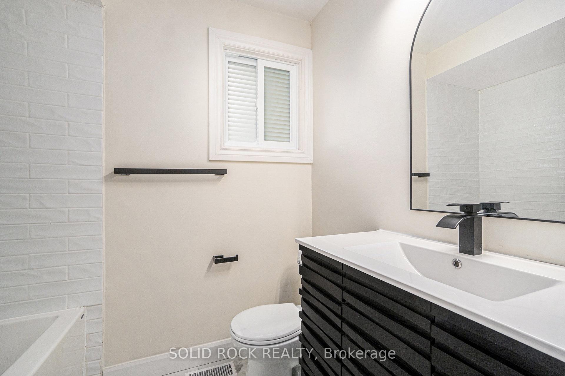 Photo 20 of 33 Thistledown Court, Ottawa, Barrhaven - Pheasant Run — HOMEH