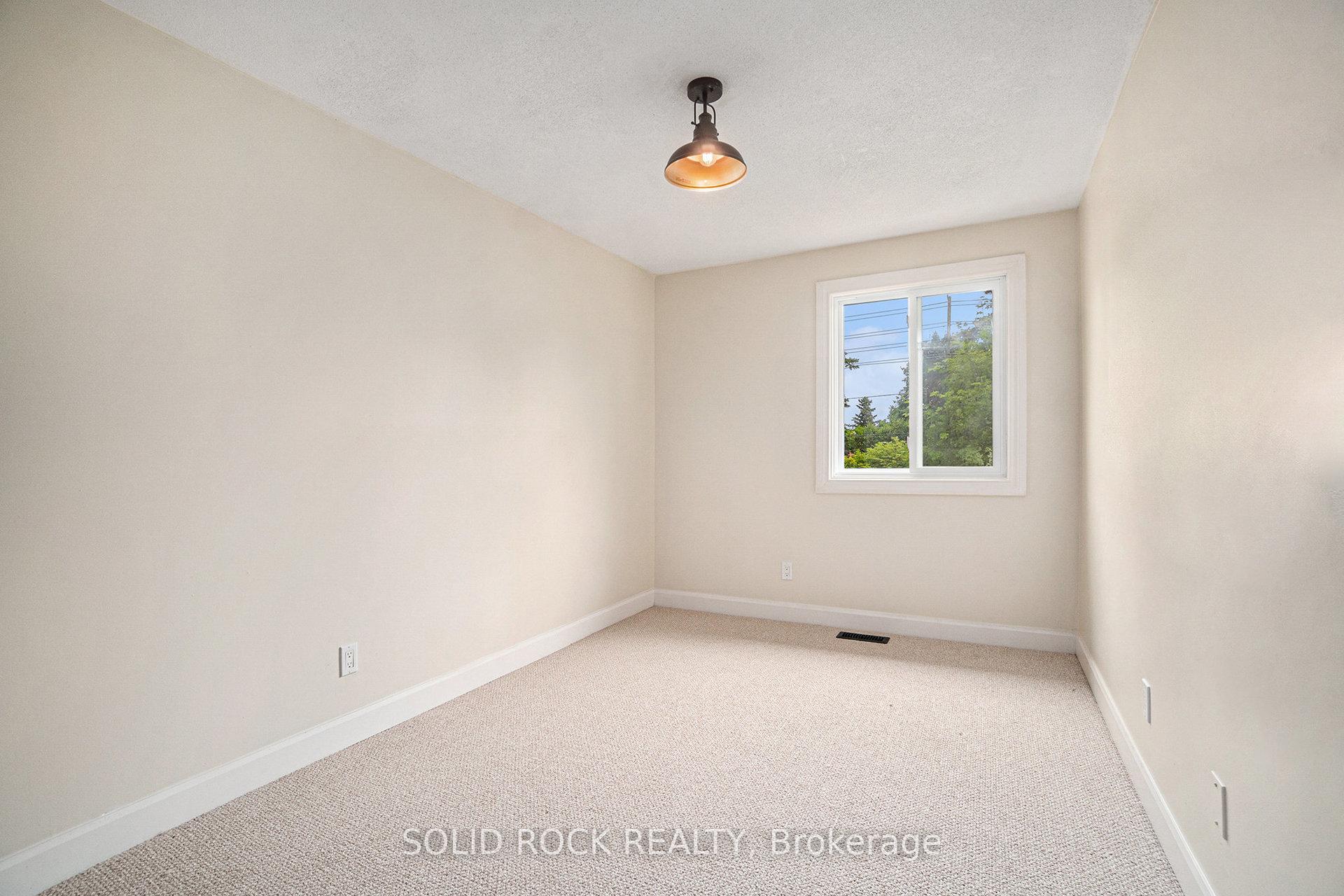 Photo 21 of 33 Thistledown Court, Ottawa, Barrhaven - Pheasant Run — HOMEH