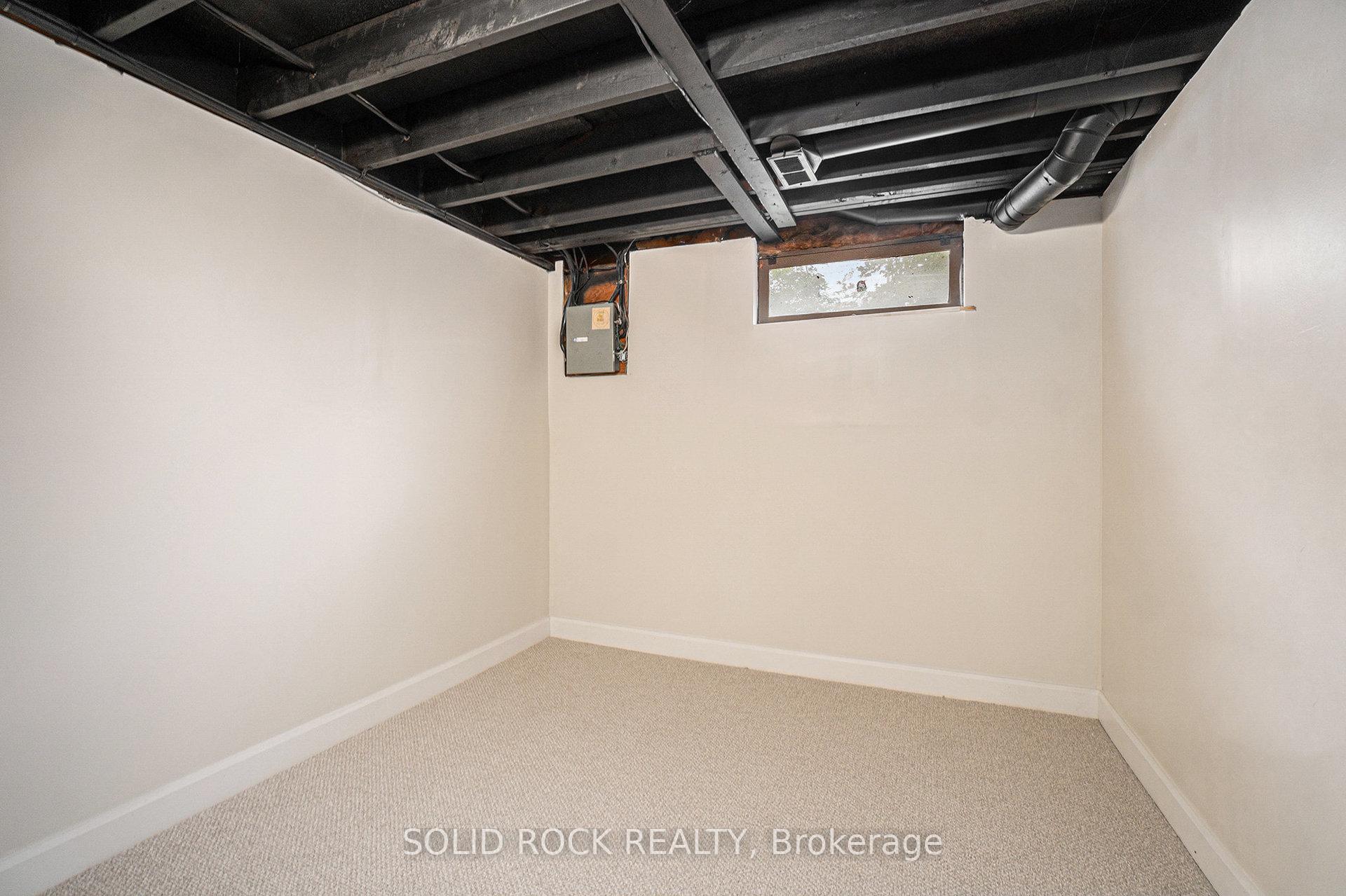 Photo 25 of 33 Thistledown Court, Ottawa, Barrhaven - Pheasant Run — HOMEH