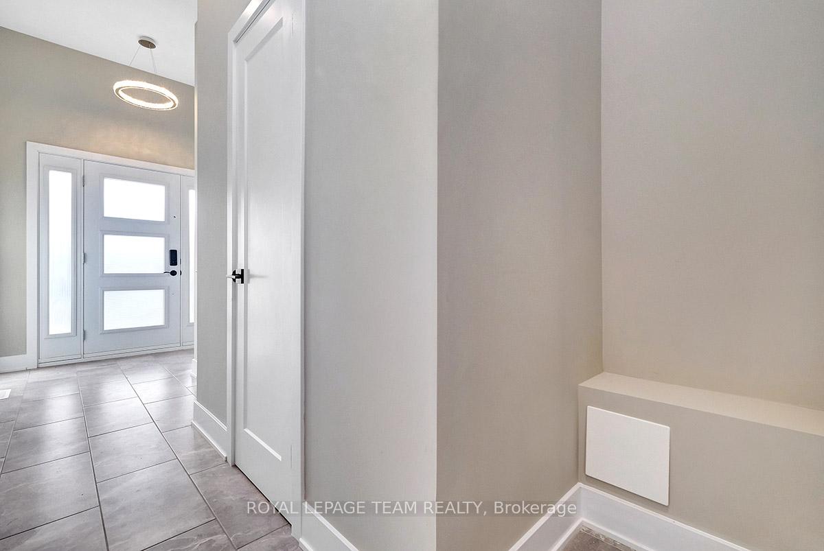 Photo 2 of Unit #A, 1309 Thames Street, Ottawa, Carlington — HOMEH