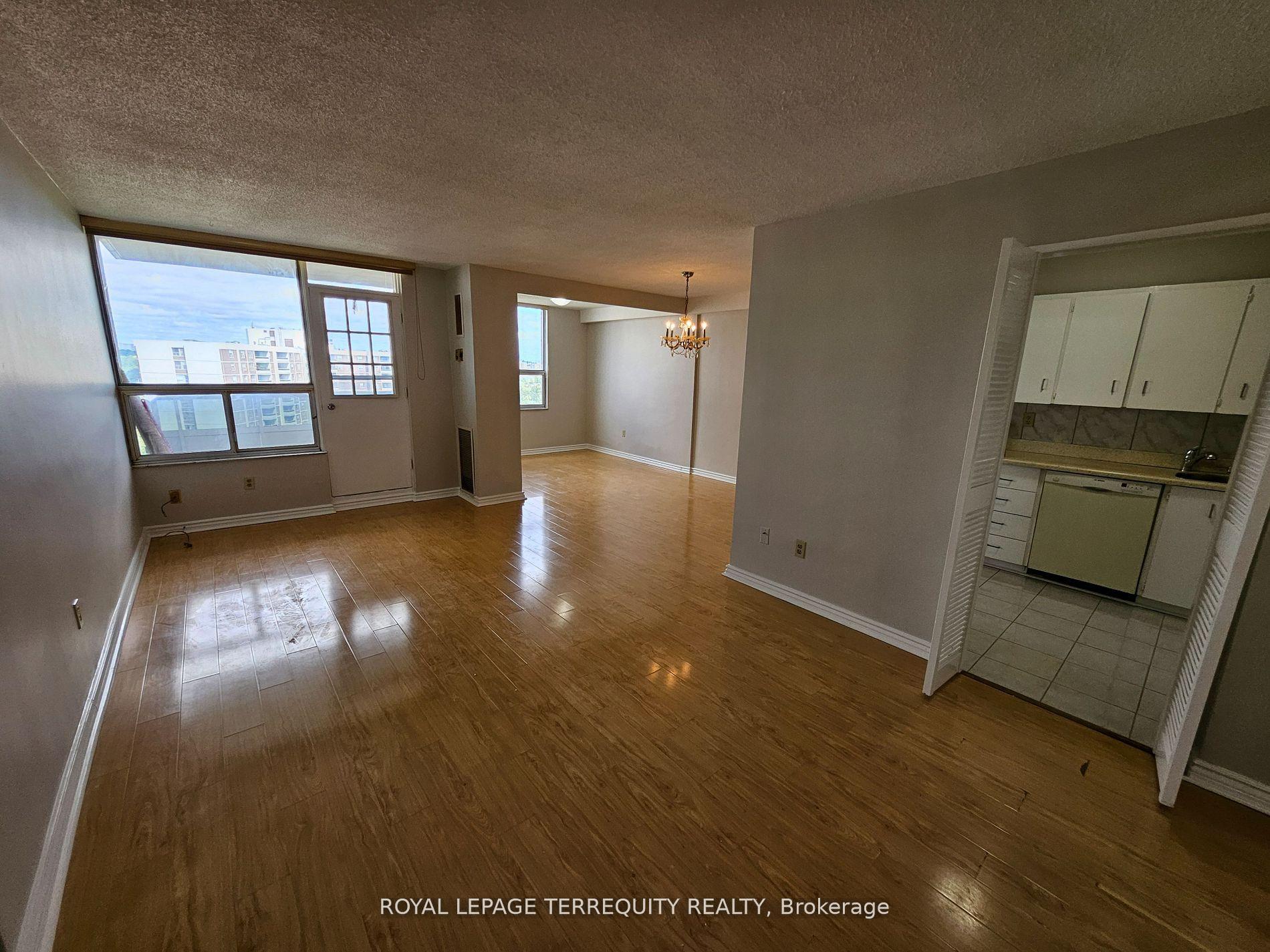 Photo 6 of Unit 1402, 5 Shady Golfway, Toronto, Flemingdon Park — HOMEH
