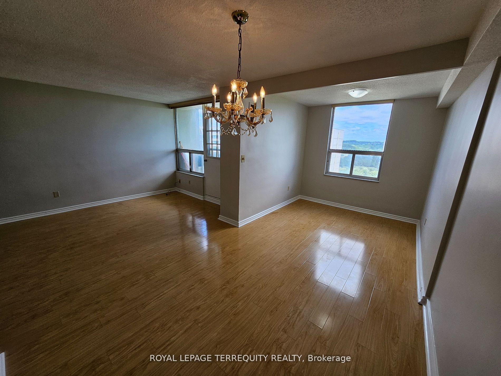 Photo 8 of Unit 1402, 5 Shady Golfway, Toronto, Flemingdon Park — HOMEH