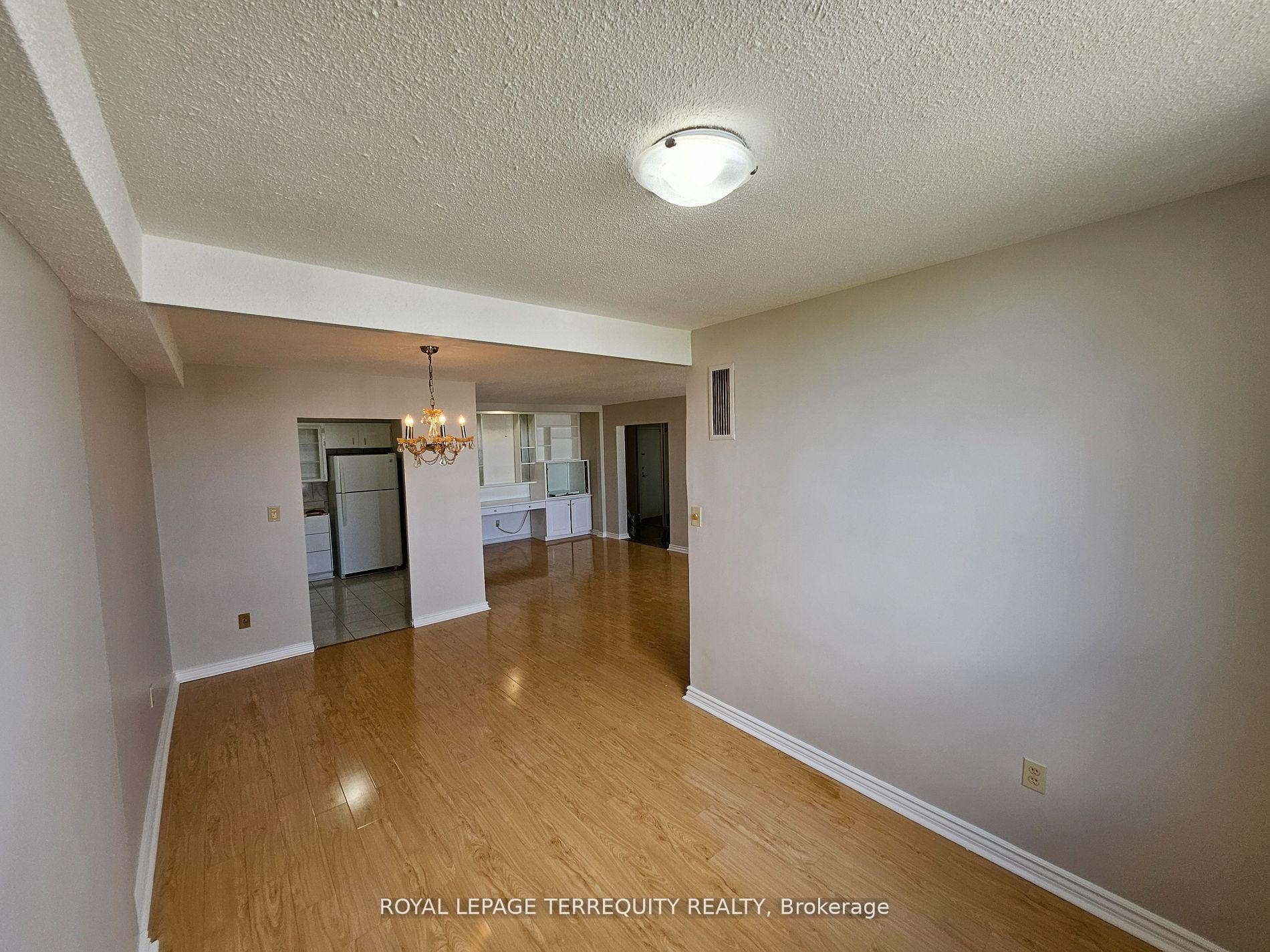 Photo 10 of Unit 1402, 5 Shady Golfway, Toronto, Flemingdon Park — HOMEH