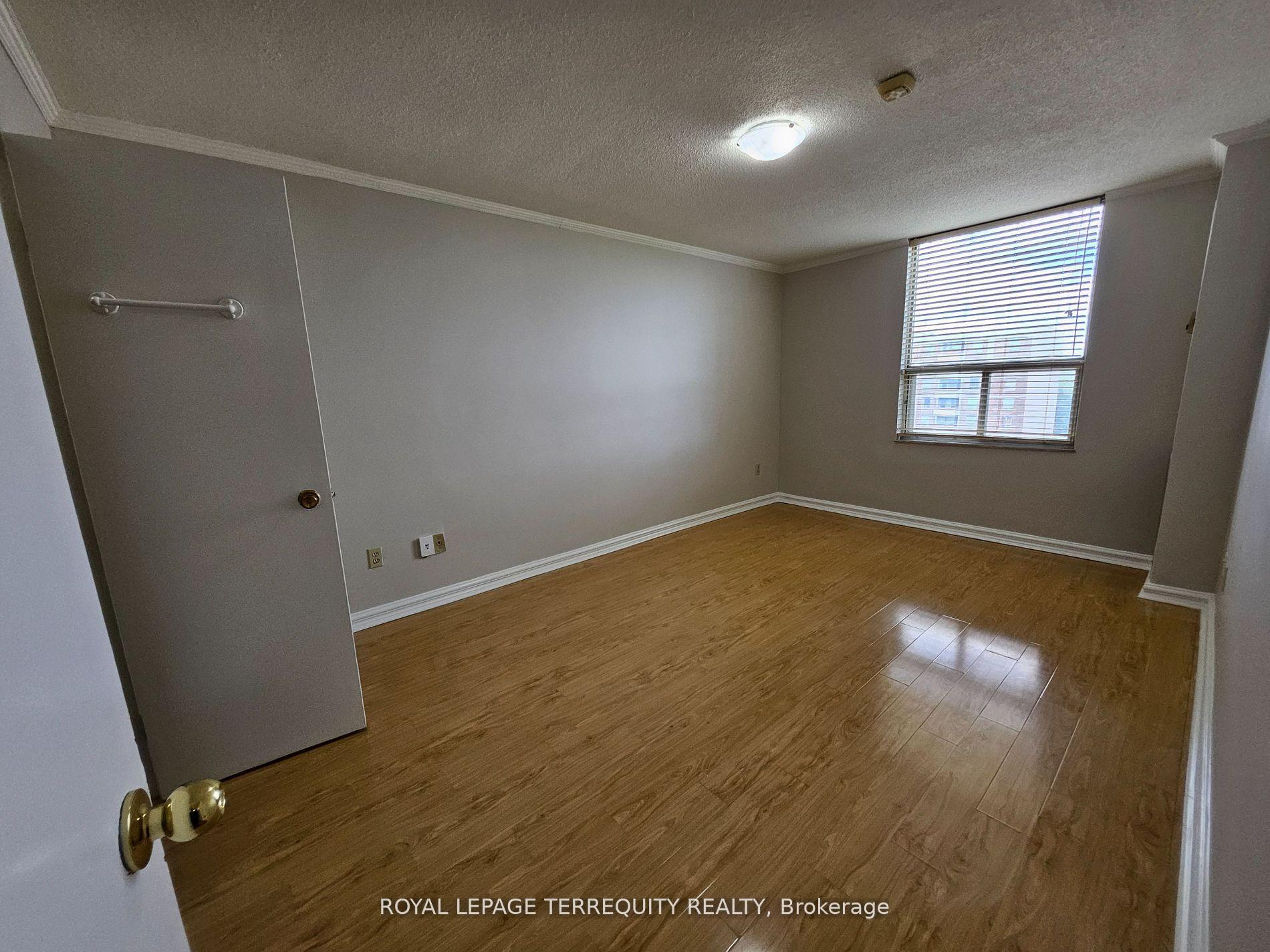 Photo 17 of Unit 1402, 5 Shady Golfway, Toronto, Flemingdon Park — HOMEH