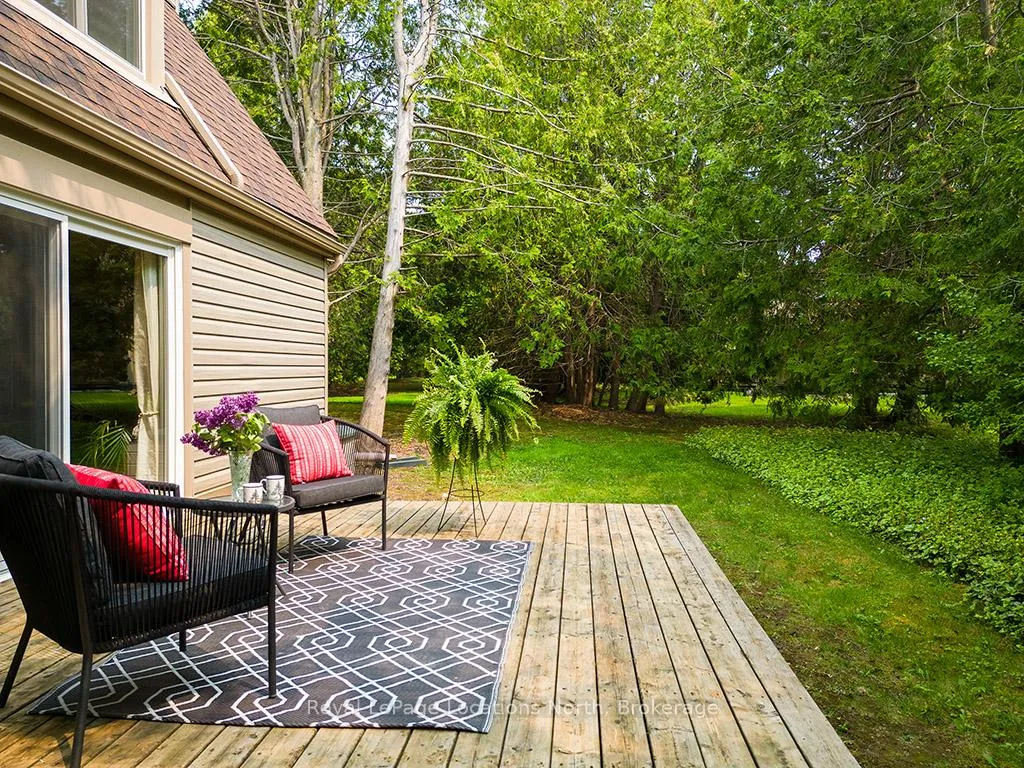 Photo 2 of 134 Escarpment Crescent, Collingwood — HOMEH