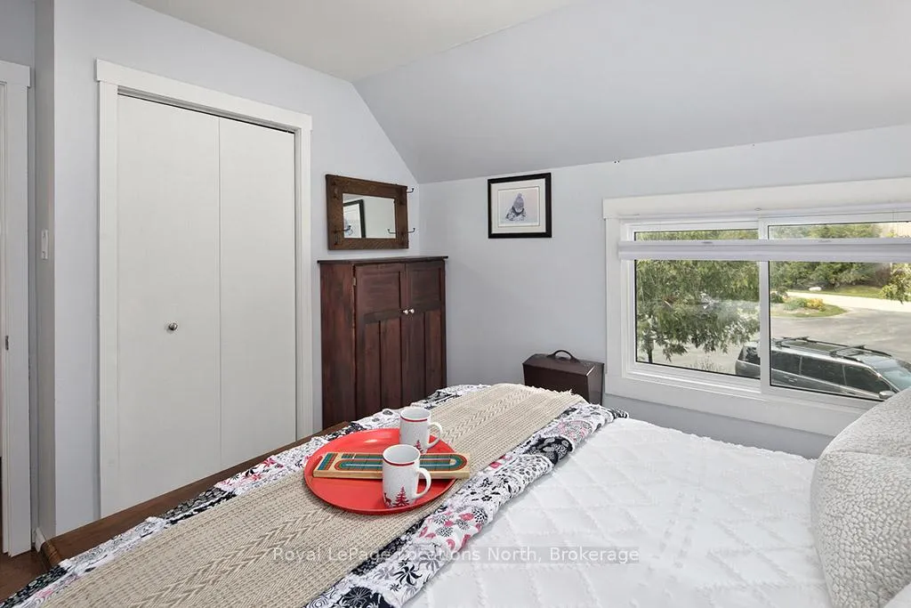 Photo 14 of 134 Escarpment Crescent, Collingwood — HOMEH