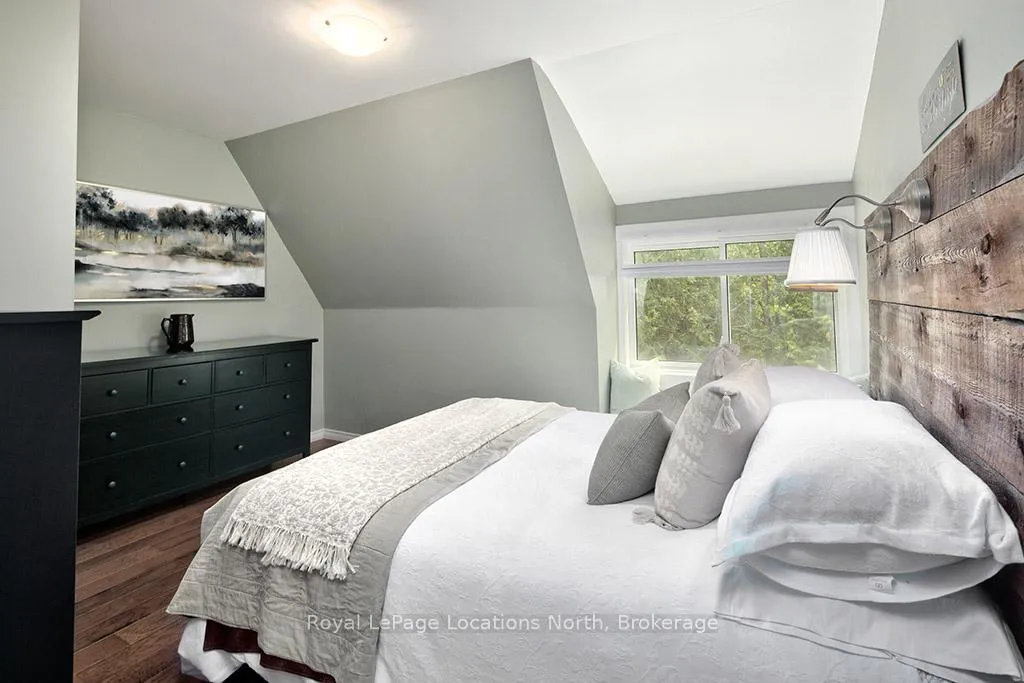 Photo 15 of 134 Escarpment Crescent, Collingwood — HOMEH