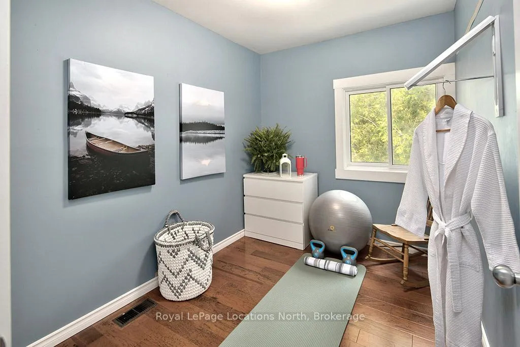 Photo 18 of 134 Escarpment Crescent, Collingwood — HOMEH