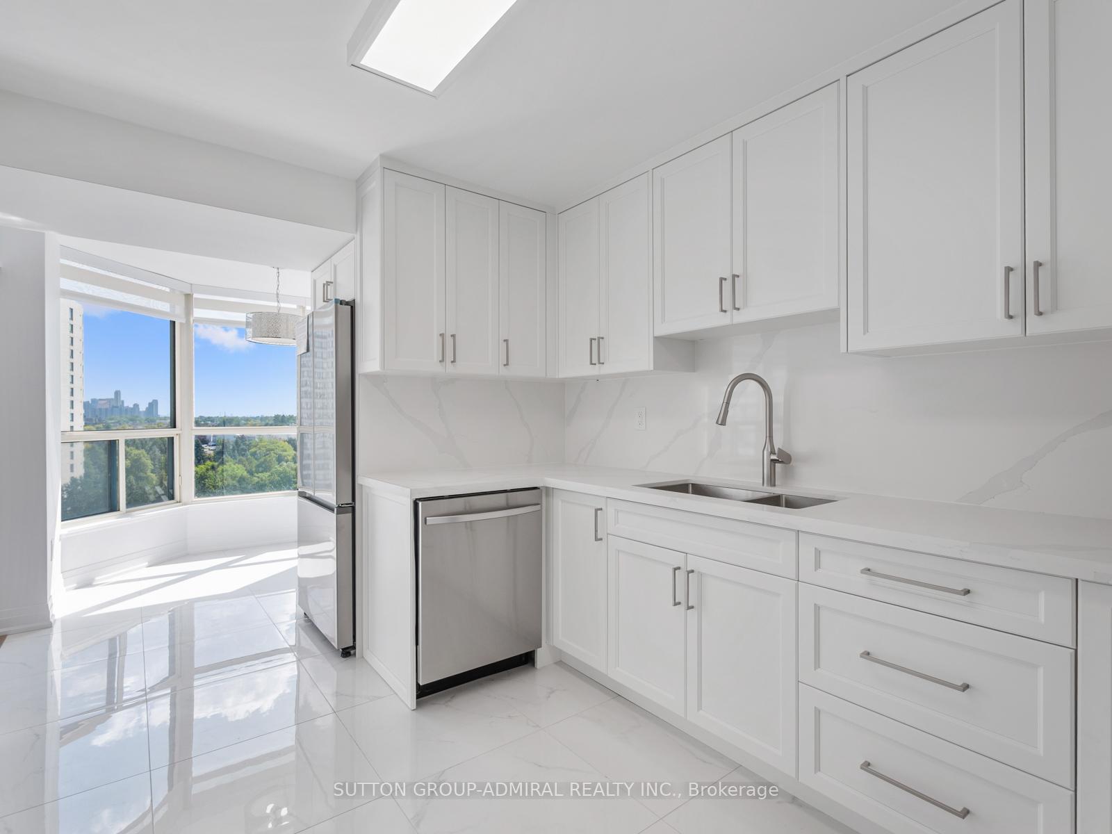 Photo 4 of Unit 1501, 1 Clark Avenue W, Vaughan, Crestwood-Springfarm-Yorkhill — HOMEH
