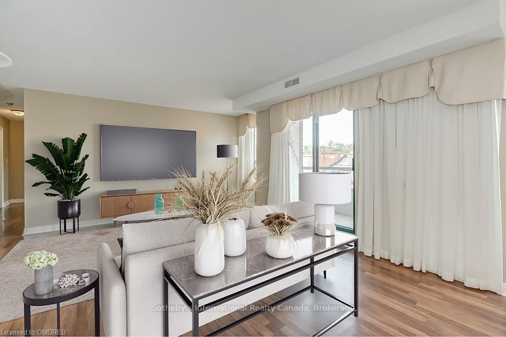 Photo 4 of Unit 401, 8 Main Street E, Hamilton, Dundas — HOMEH