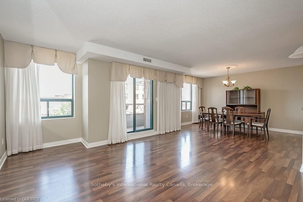 Photo 7 of Unit 401, 8 Main Street E, Hamilton, Dundas — HOMEH