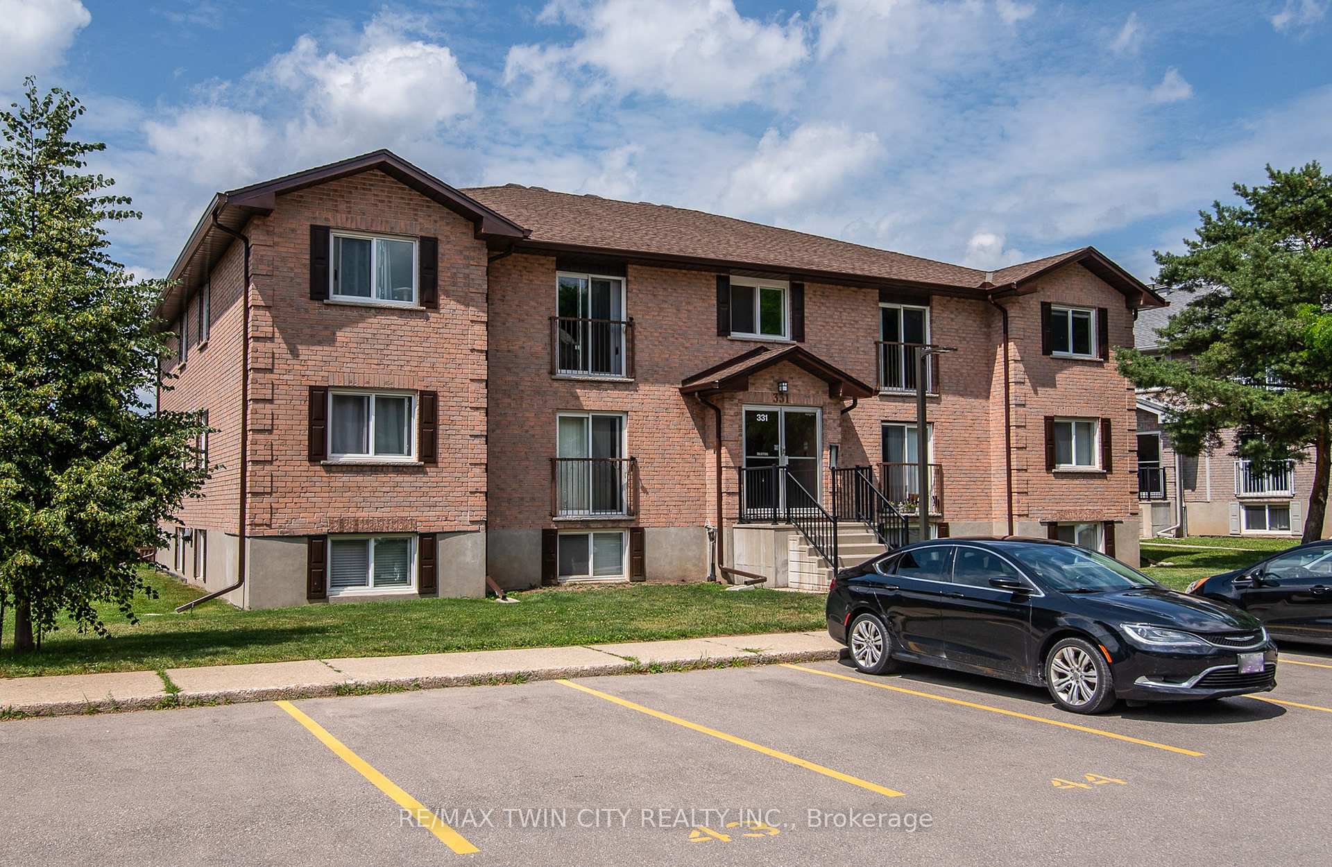 Photo 1 of Unit 10, 331 Northlake Drive, Waterloo — HOMEH