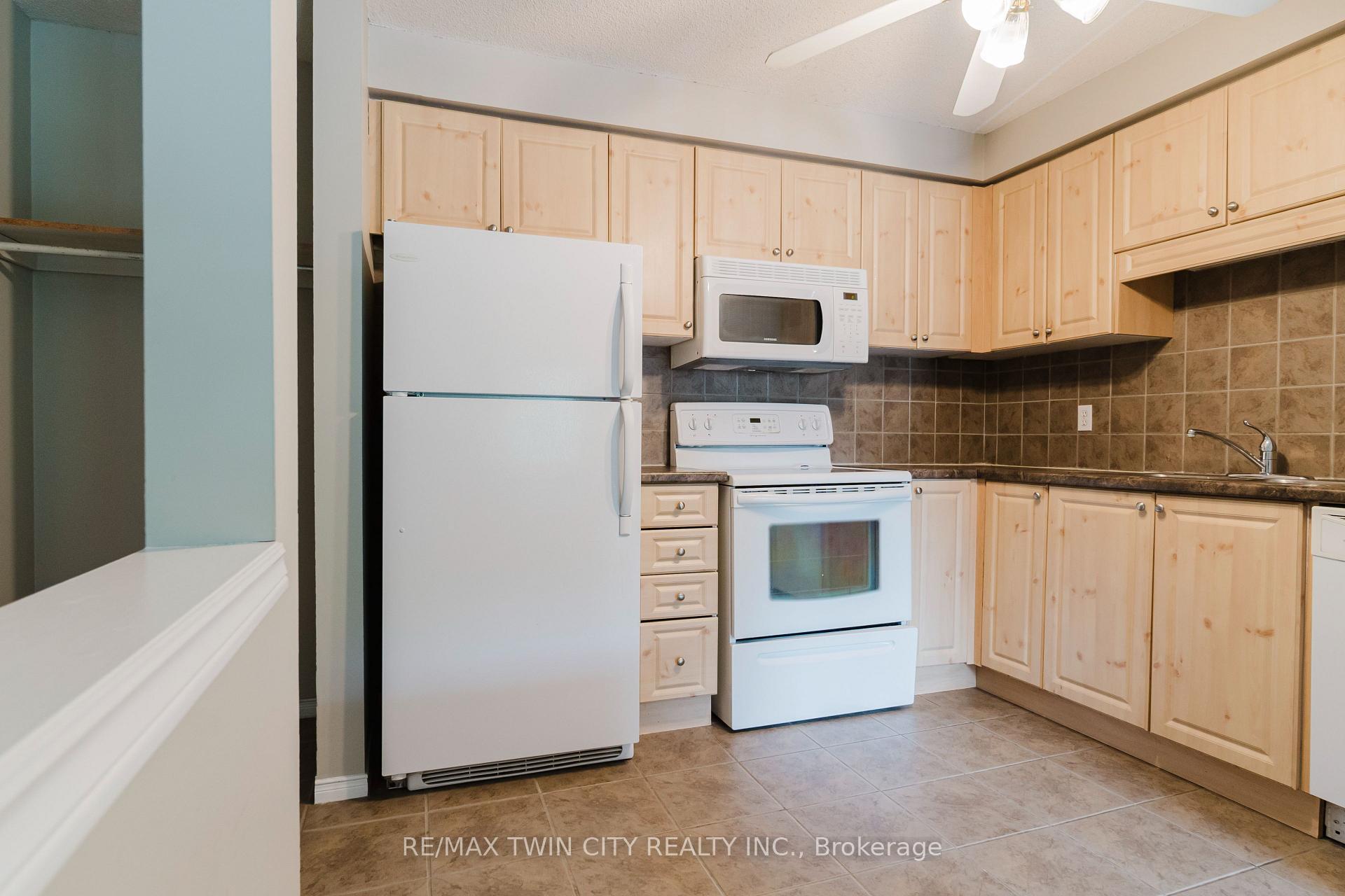 Photo 5 of Unit 10, 331 Northlake Drive, Waterloo — HOMEH