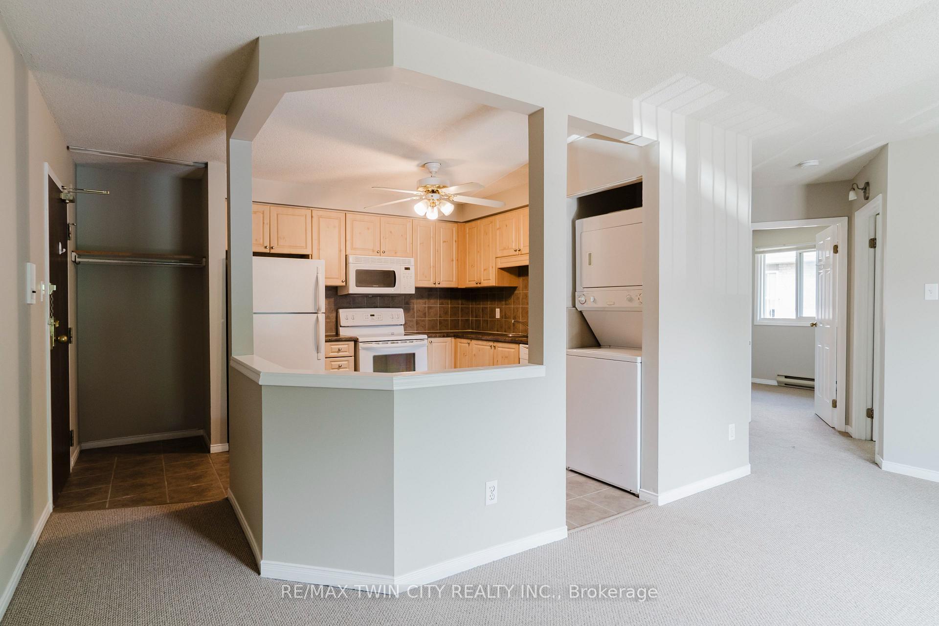 Photo 12 of Unit 10, 331 Northlake Drive, Waterloo — HOMEH