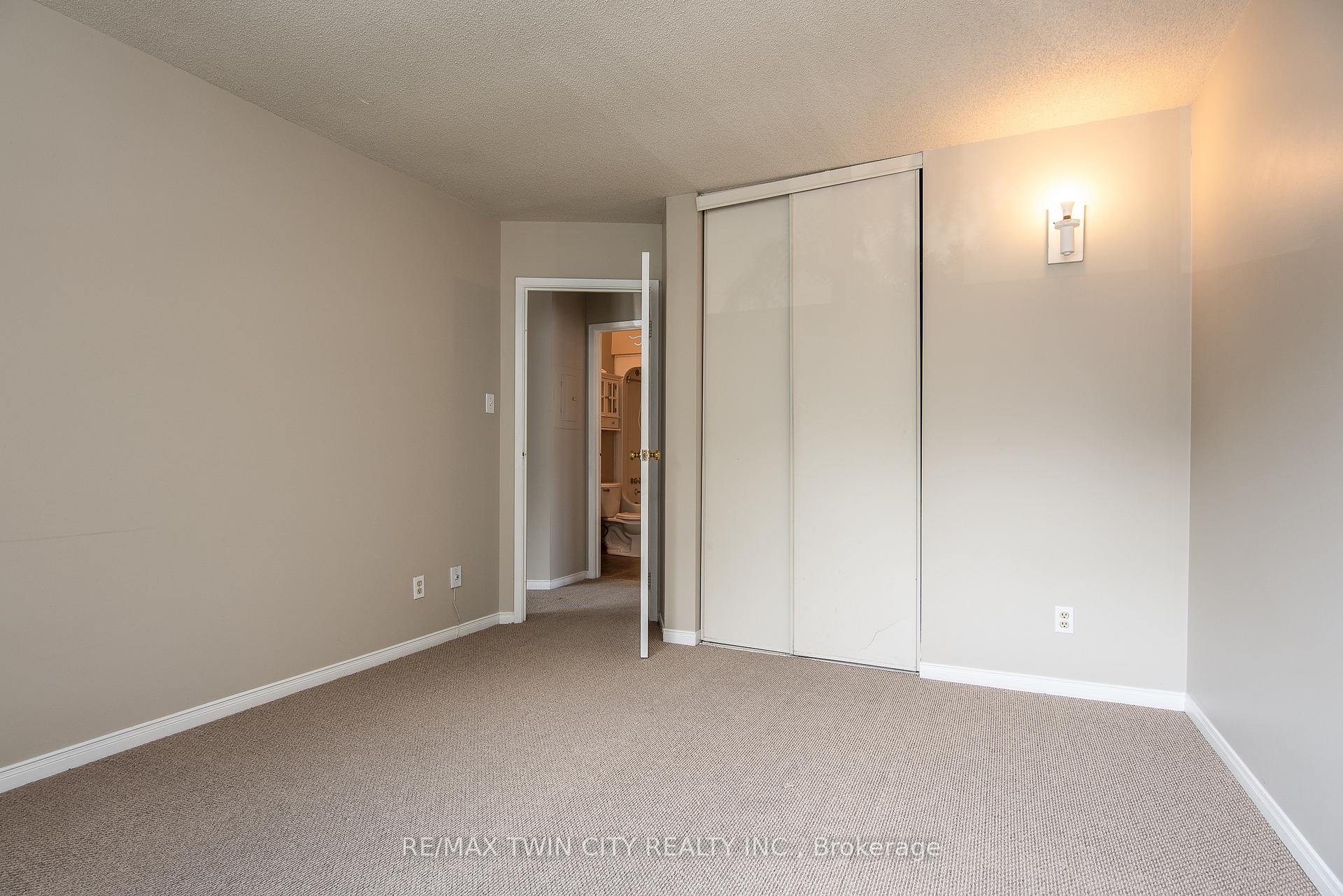 Photo 14 of Unit 10, 331 Northlake Drive, Waterloo — HOMEH