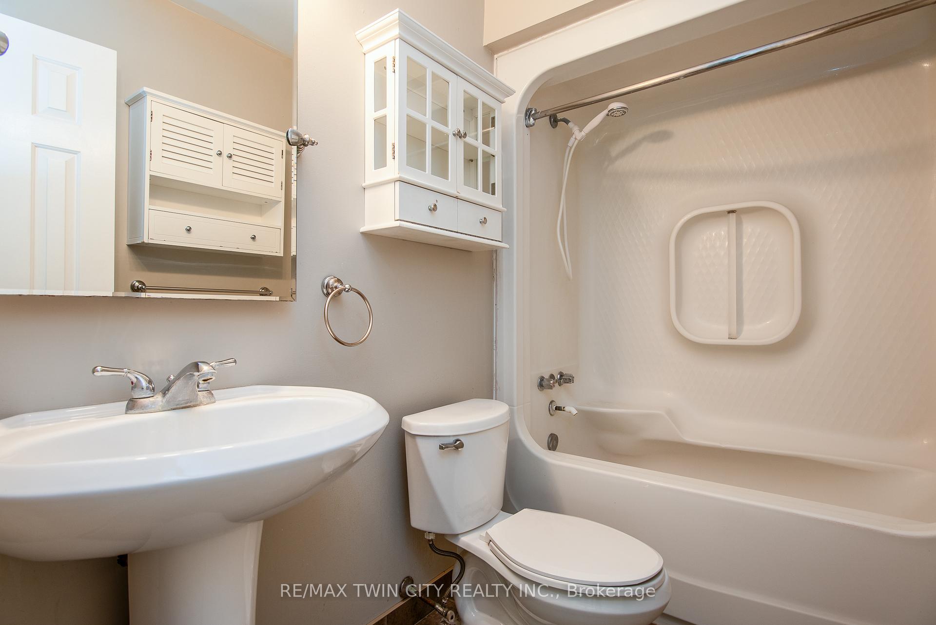 Photo 17 of Unit 10, 331 Northlake Drive, Waterloo — HOMEH