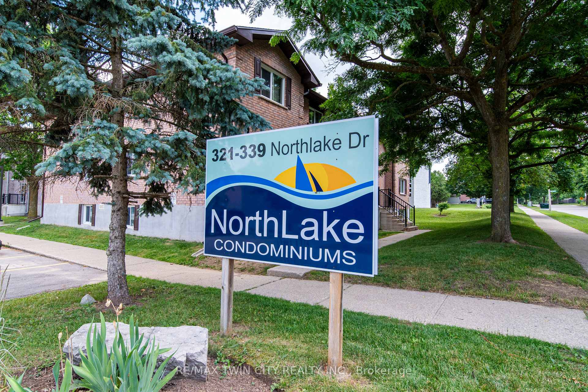 Photo 19 of Unit 10, 331 Northlake Drive, Waterloo — HOMEH