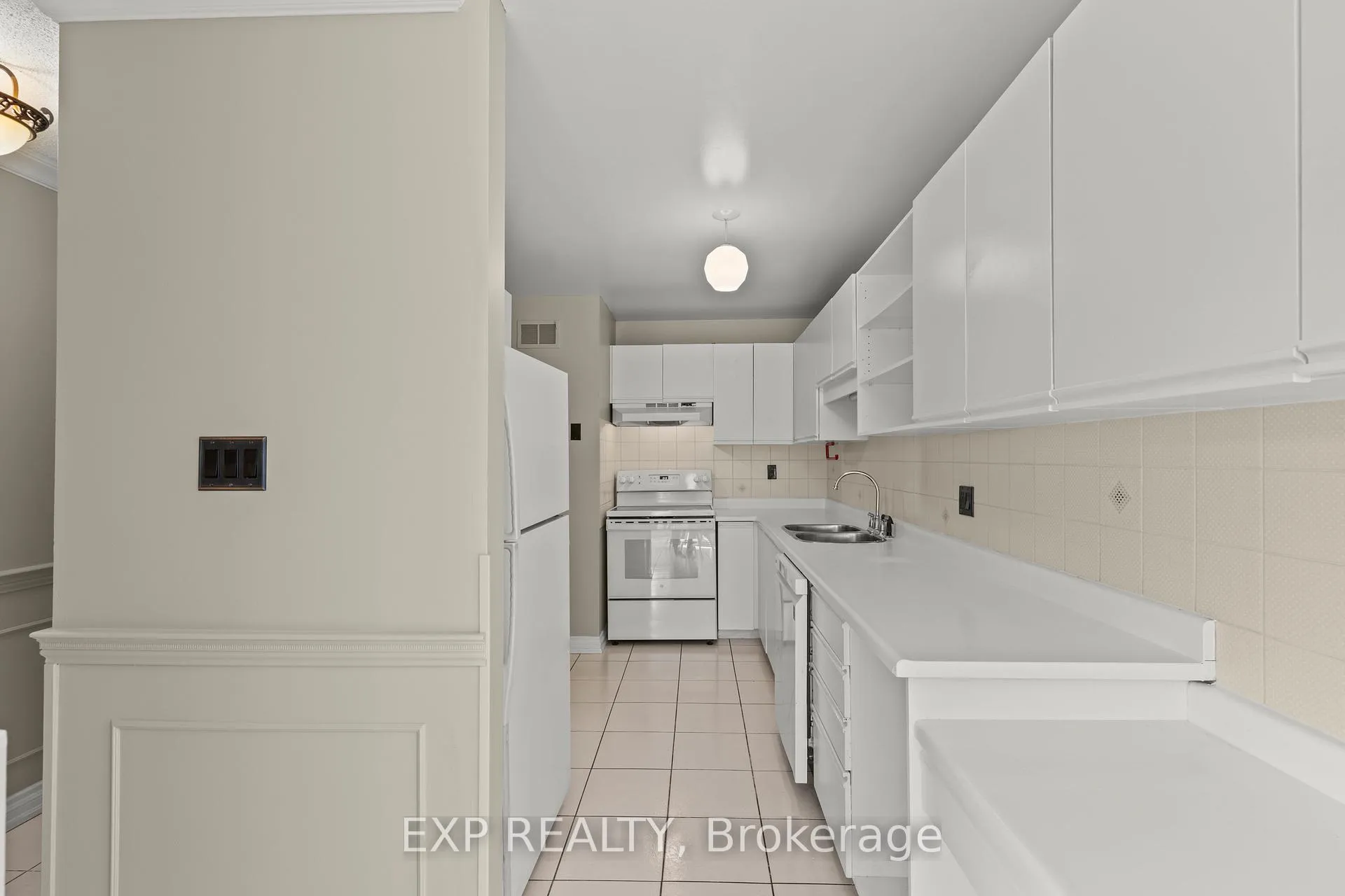 Photo 2 of Unit 82, 2205 South Millway, Mississauga, Erin Mills — HOMEH