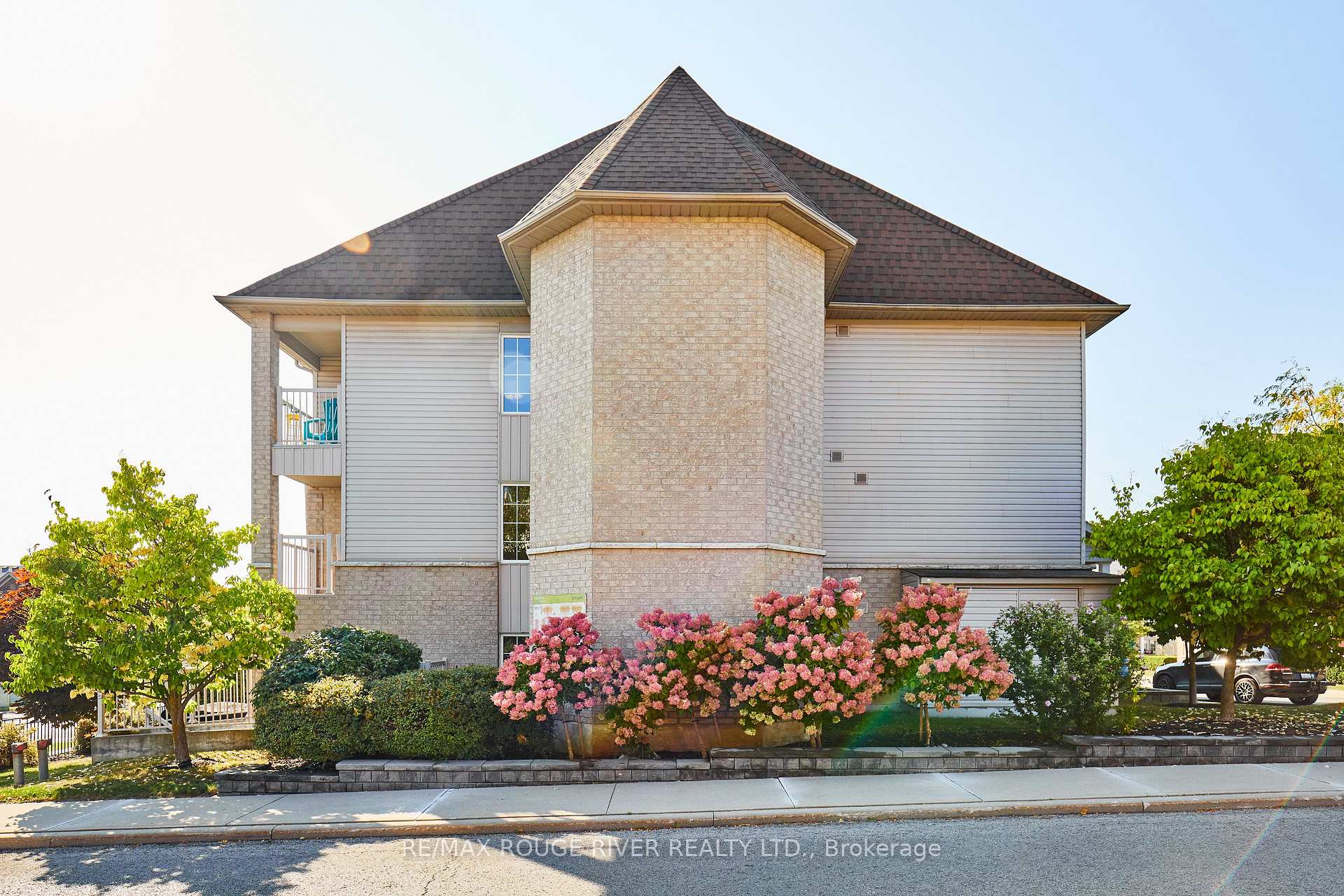 Photo 31 of Unit 2, 72 Petra Way, Whitby, Pringle Creek — HOMEH