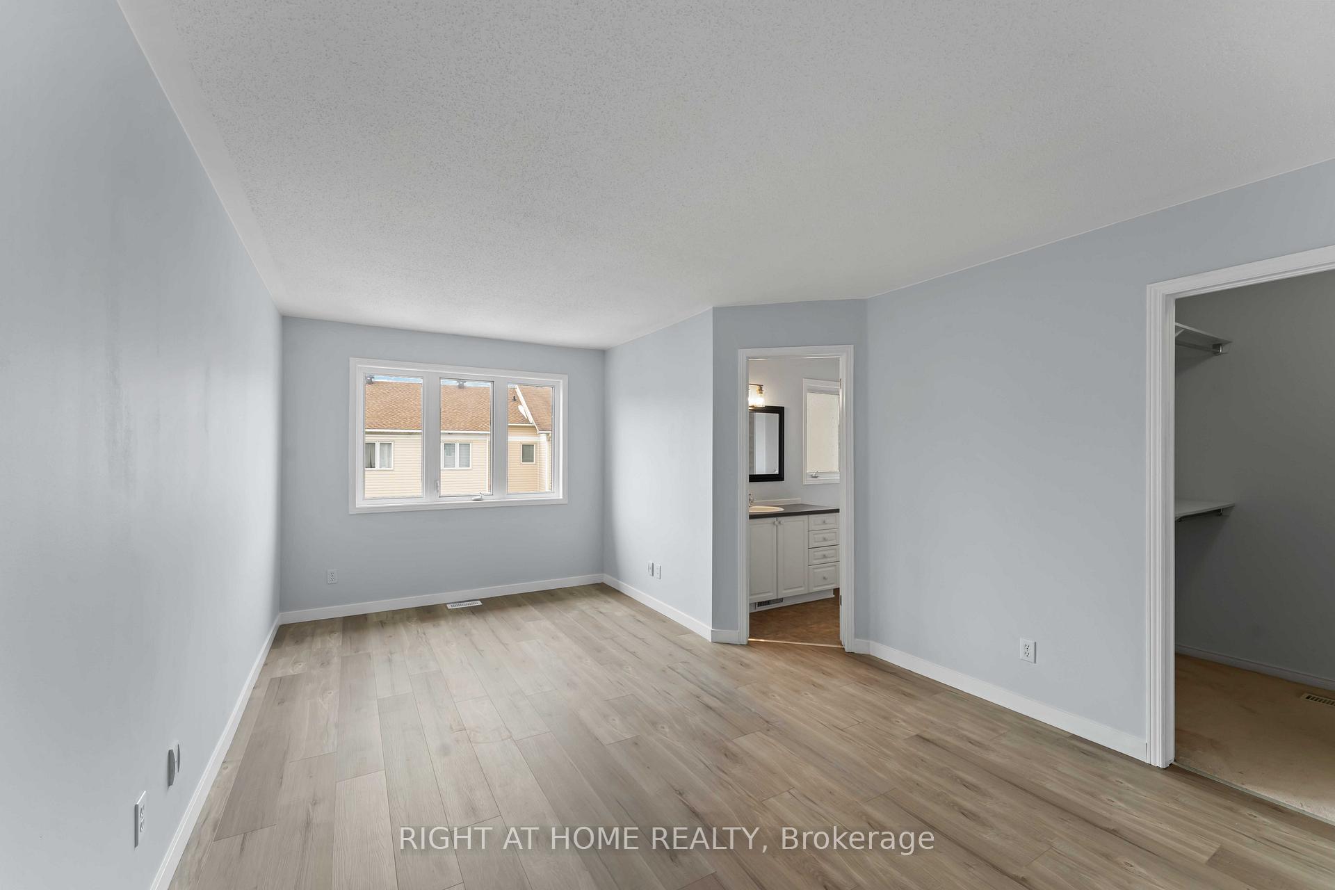 Photo 12 of 421 Hillsboro Private, Ottawa, Kanata - Emerald Meadows/Trailwest — HOMEH