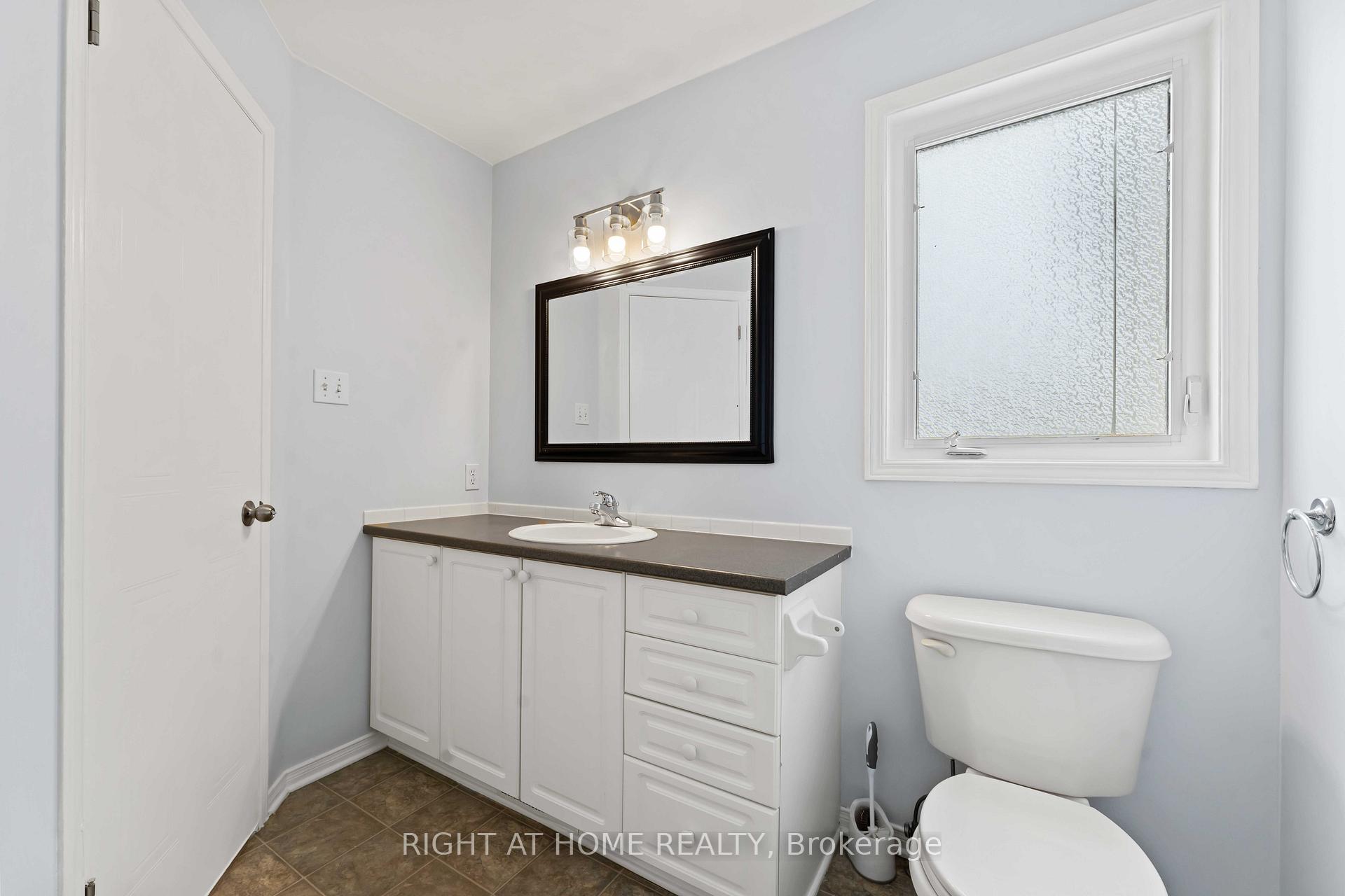 Photo 15 of 421 Hillsboro Private, Ottawa, Kanata - Emerald Meadows/Trailwest — HOMEH