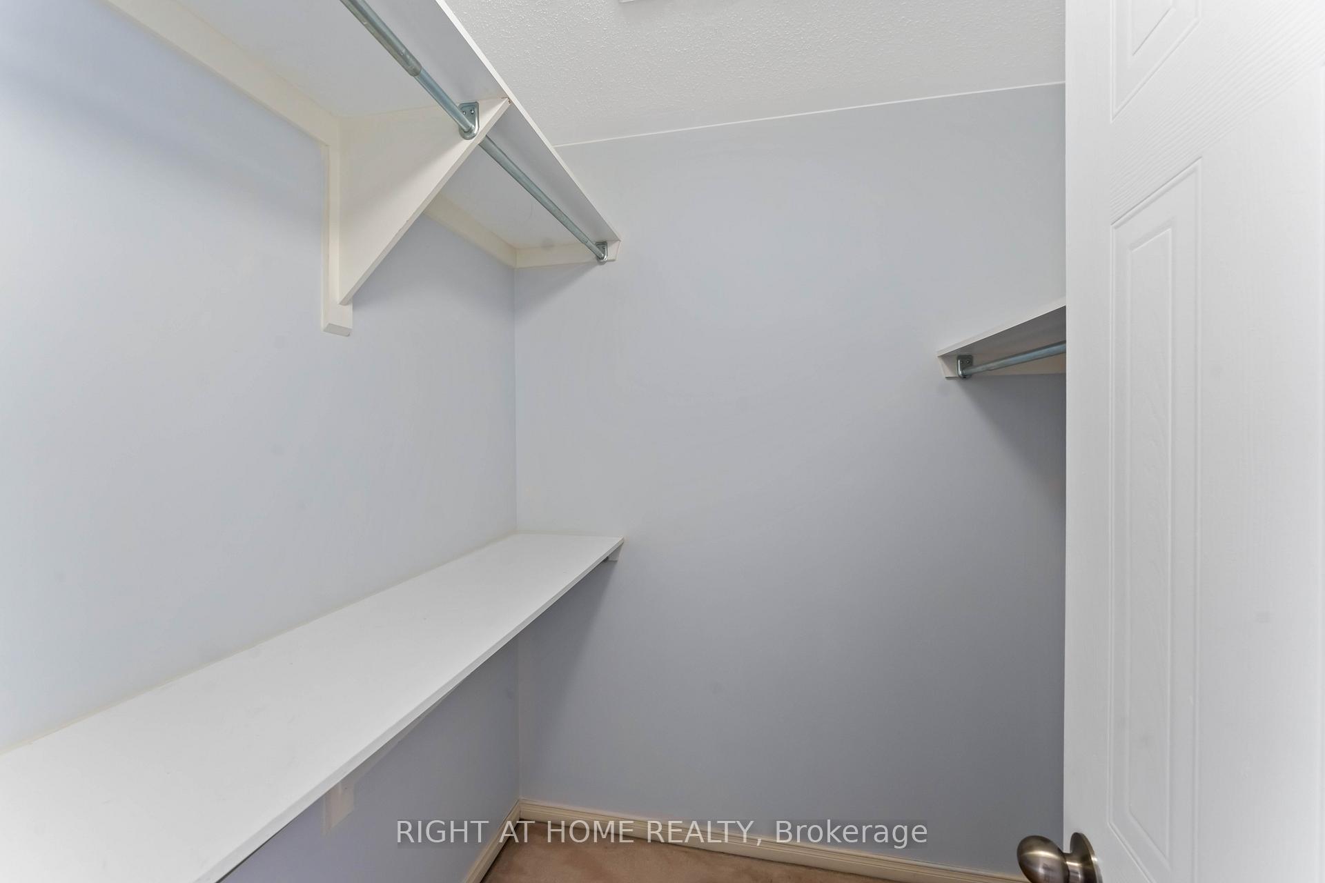 Photo 16 of 421 Hillsboro Private, Ottawa, Kanata - Emerald Meadows/Trailwest — HOMEH