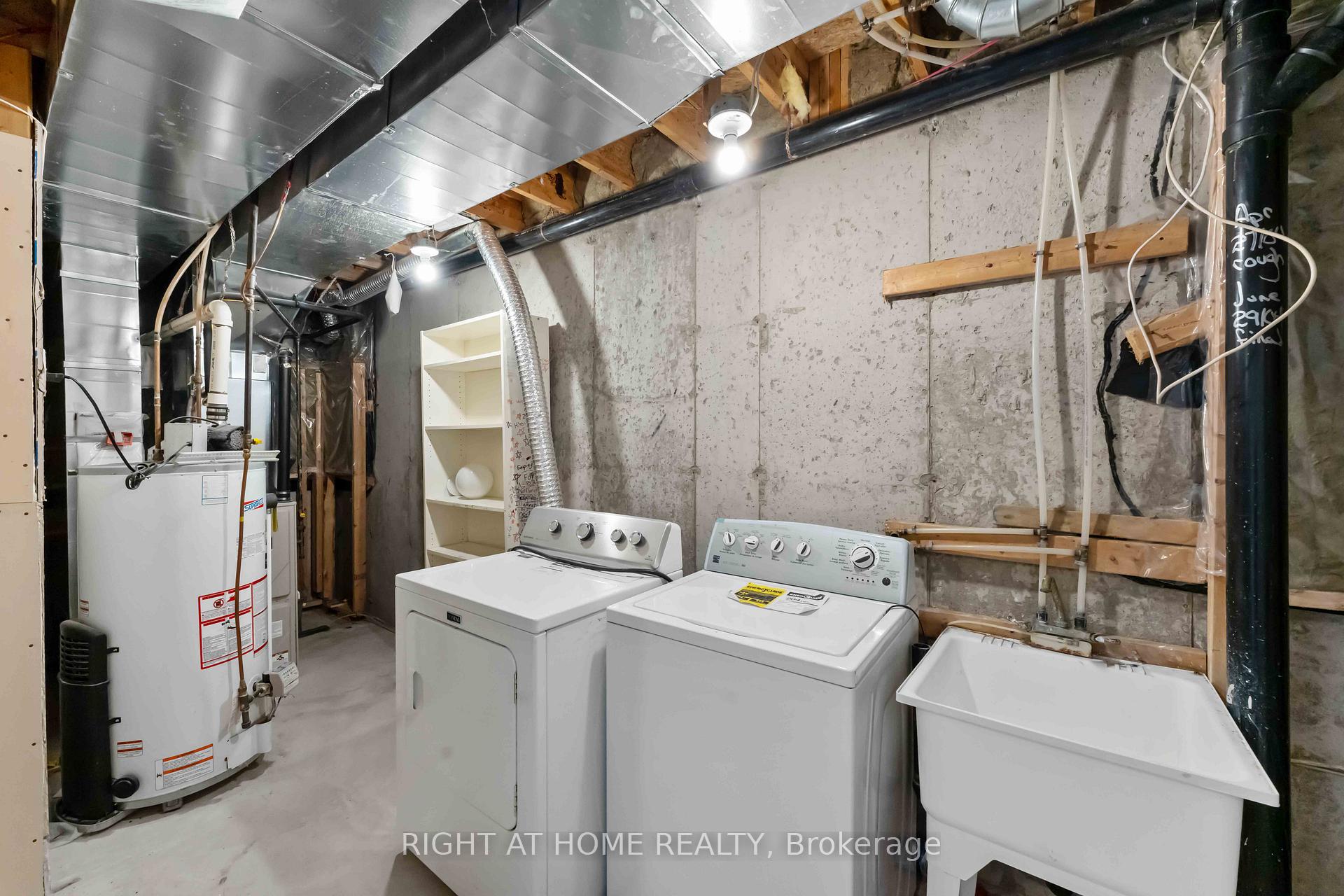 Photo 22 of 421 Hillsboro Private, Ottawa, Kanata - Emerald Meadows/Trailwest — HOMEH