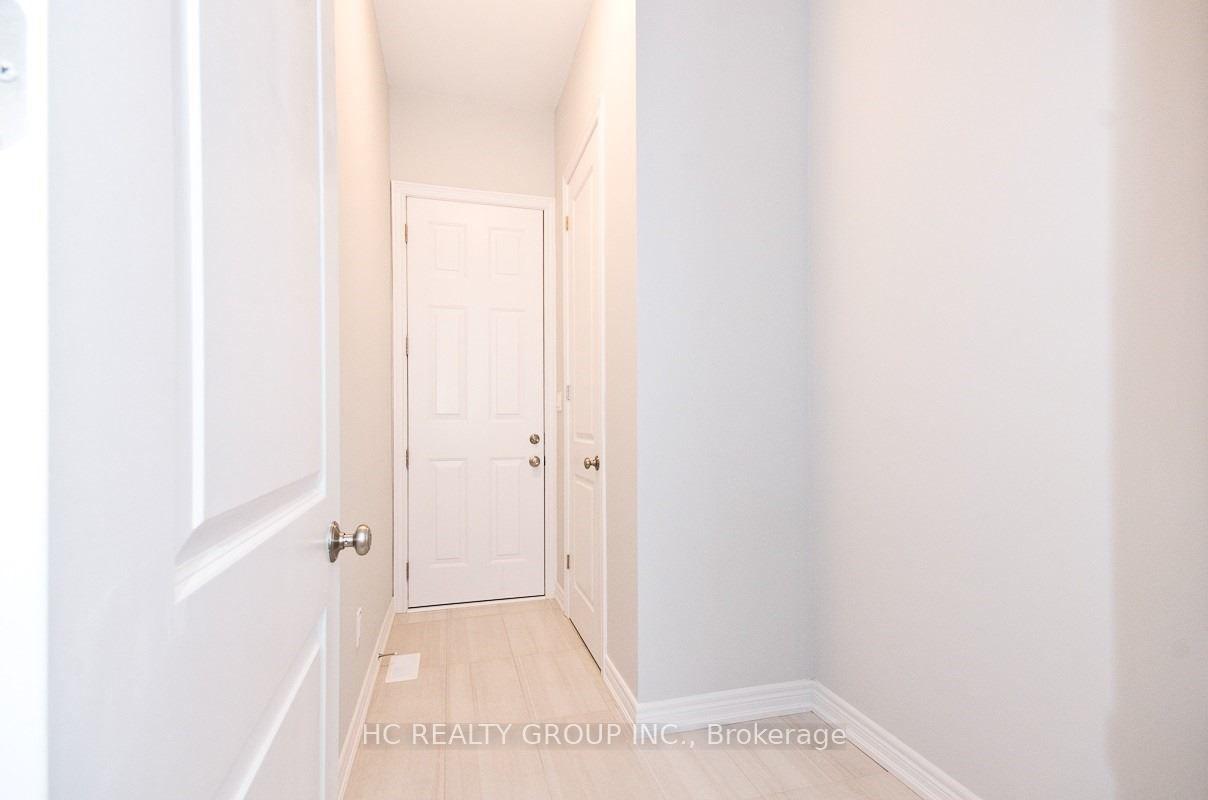 Photo 6 of 92 Pine Hill Crescent, Aurora, Aurora Estates — HOMEH