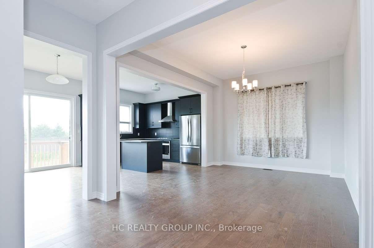 Photo 20 of 92 Pine Hill Crescent, Aurora, Aurora Estates — HOMEH
