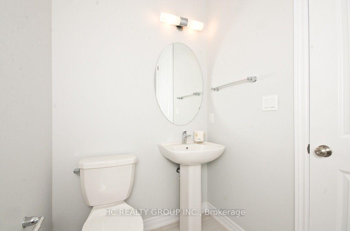 Photo 16 of 92 Pine Hill Crescent, Aurora, Aurora Estates — HOMEH
