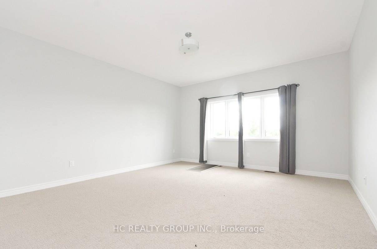 Photo 19 of 92 Pine Hill Crescent, Aurora, Aurora Estates — HOMEH