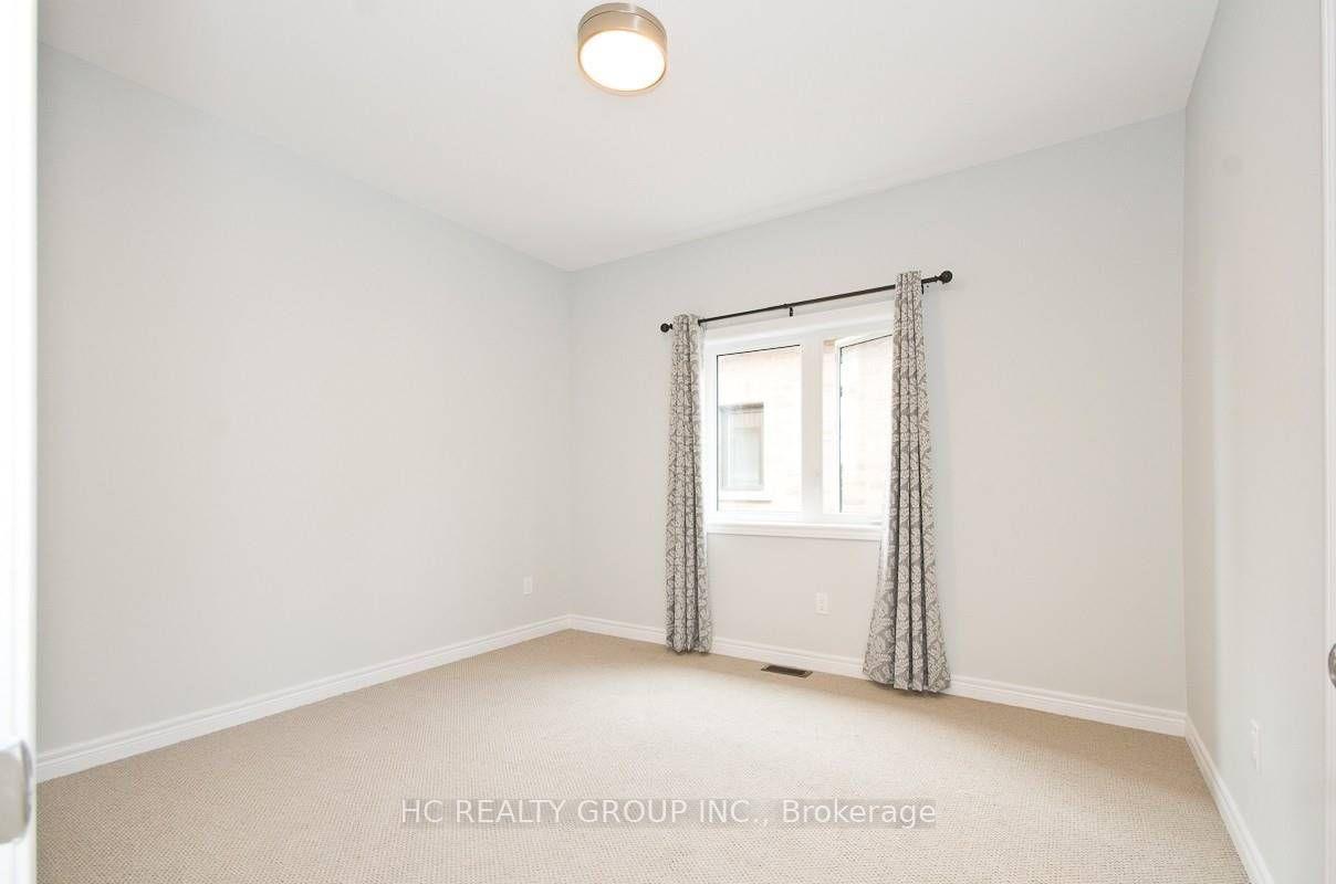 Photo 25 of 92 Pine Hill Crescent, Aurora, Aurora Estates — HOMEH