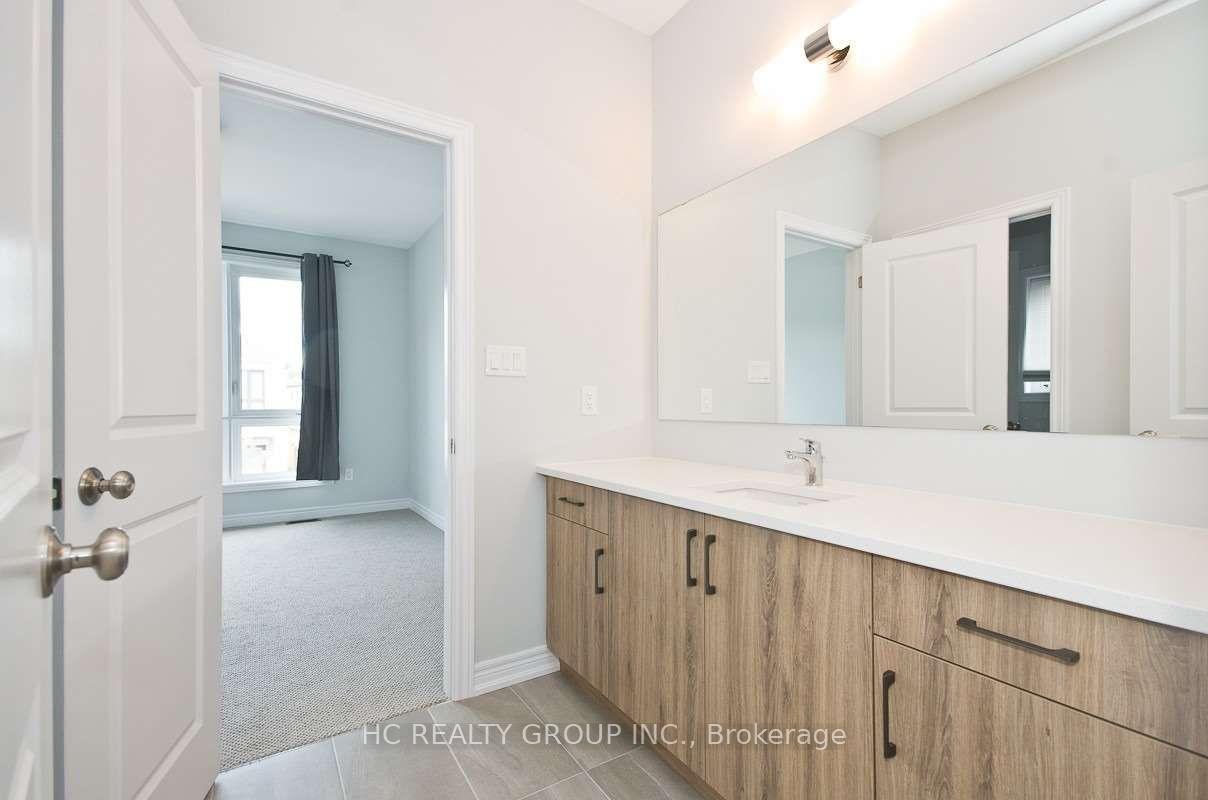 Photo 26 of 92 Pine Hill Crescent, Aurora, Aurora Estates — HOMEH
