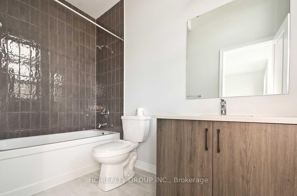 Photo 32 of 92 Pine Hill Crescent, Aurora, Aurora Estates — HOMEH