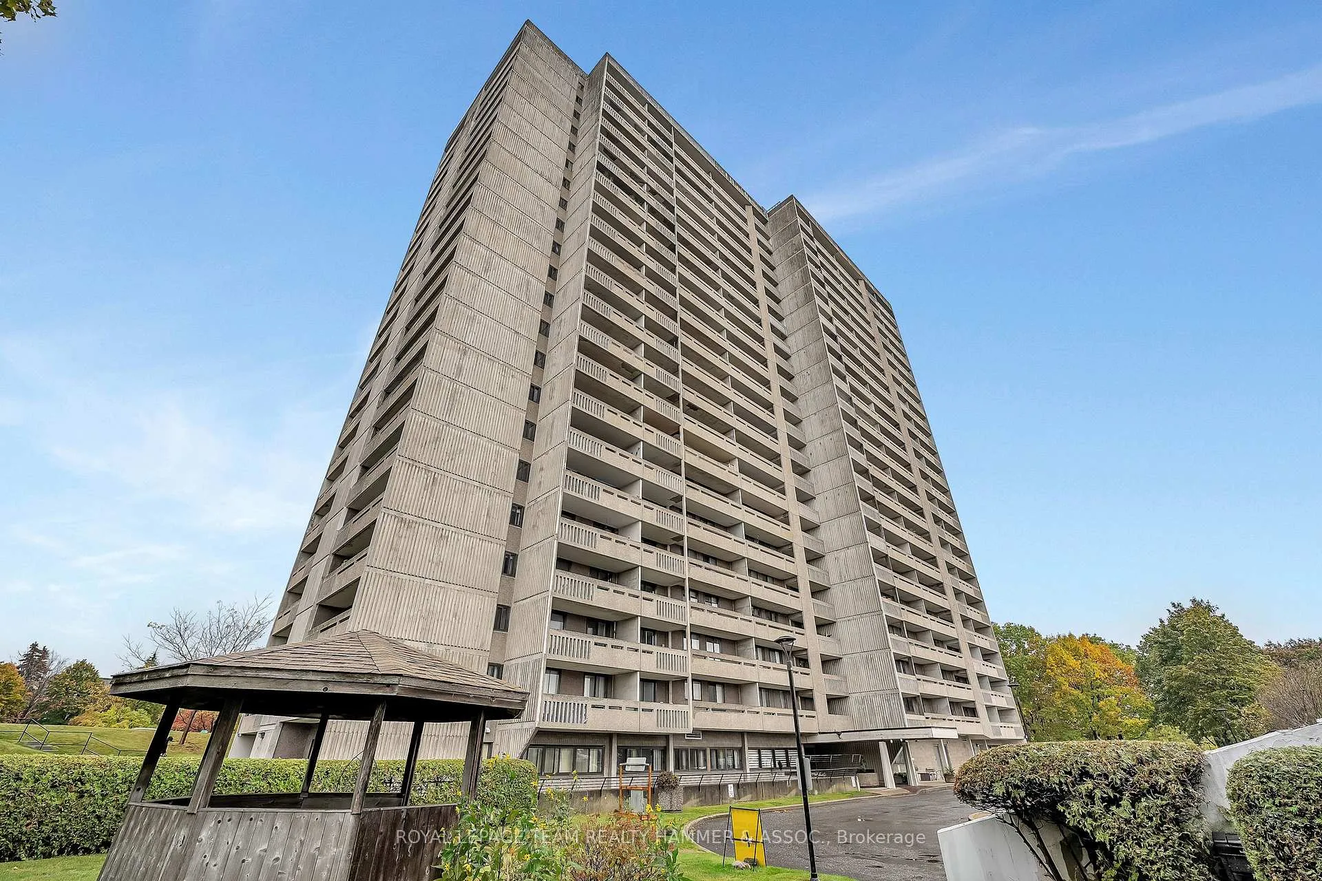 Front of Unit 106, 415 Greenview Avenue