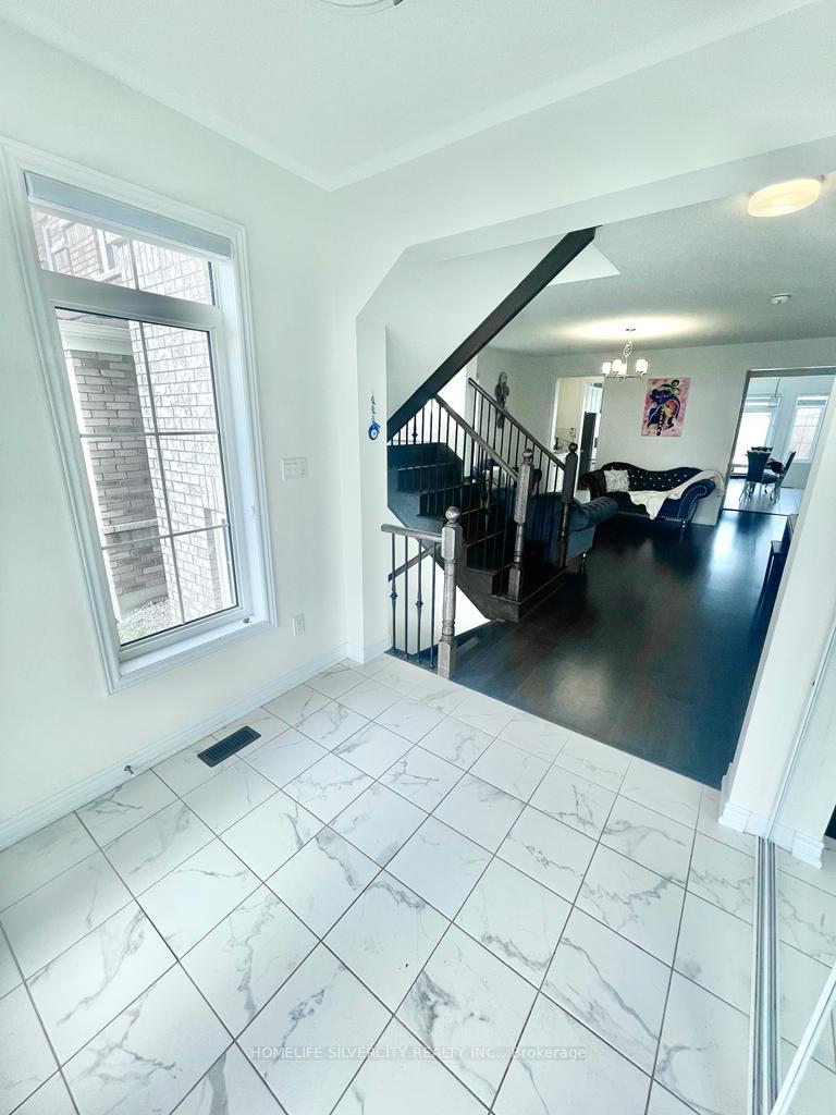Photo 4 of 111 Oak Avenue, Brant, Paris — HOMEH
