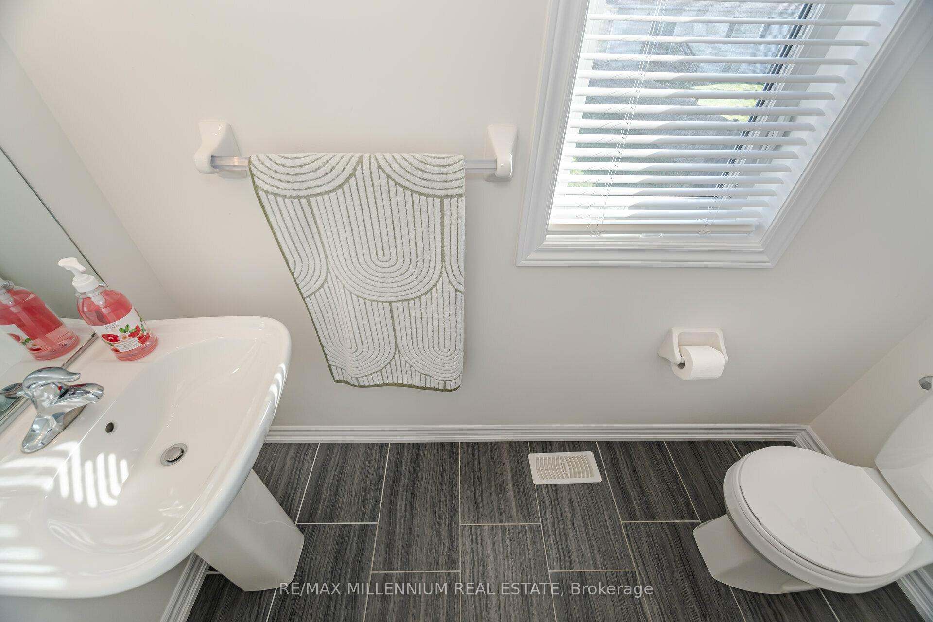 Photo 14 of 200 Lia Drive, Clearview, Stayner — HOMEH