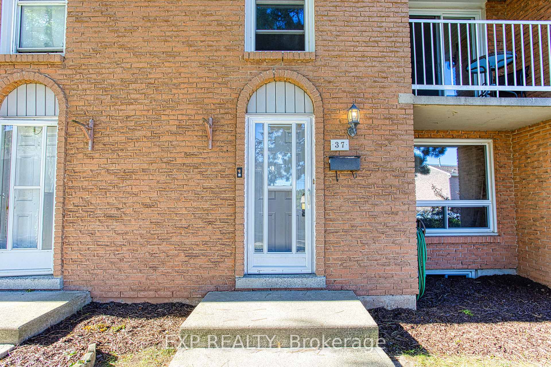 Photo 3 of Unit 37, 151 Gateshead Crescent, Hamilton, Stoney Creek — HOMEH