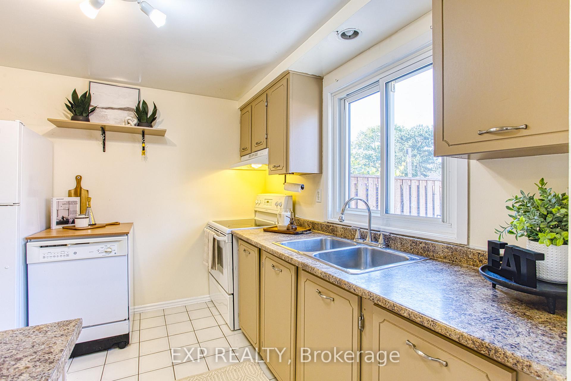 Photo 9 of Unit 37, 151 Gateshead Crescent, Hamilton, Stoney Creek — HOMEH