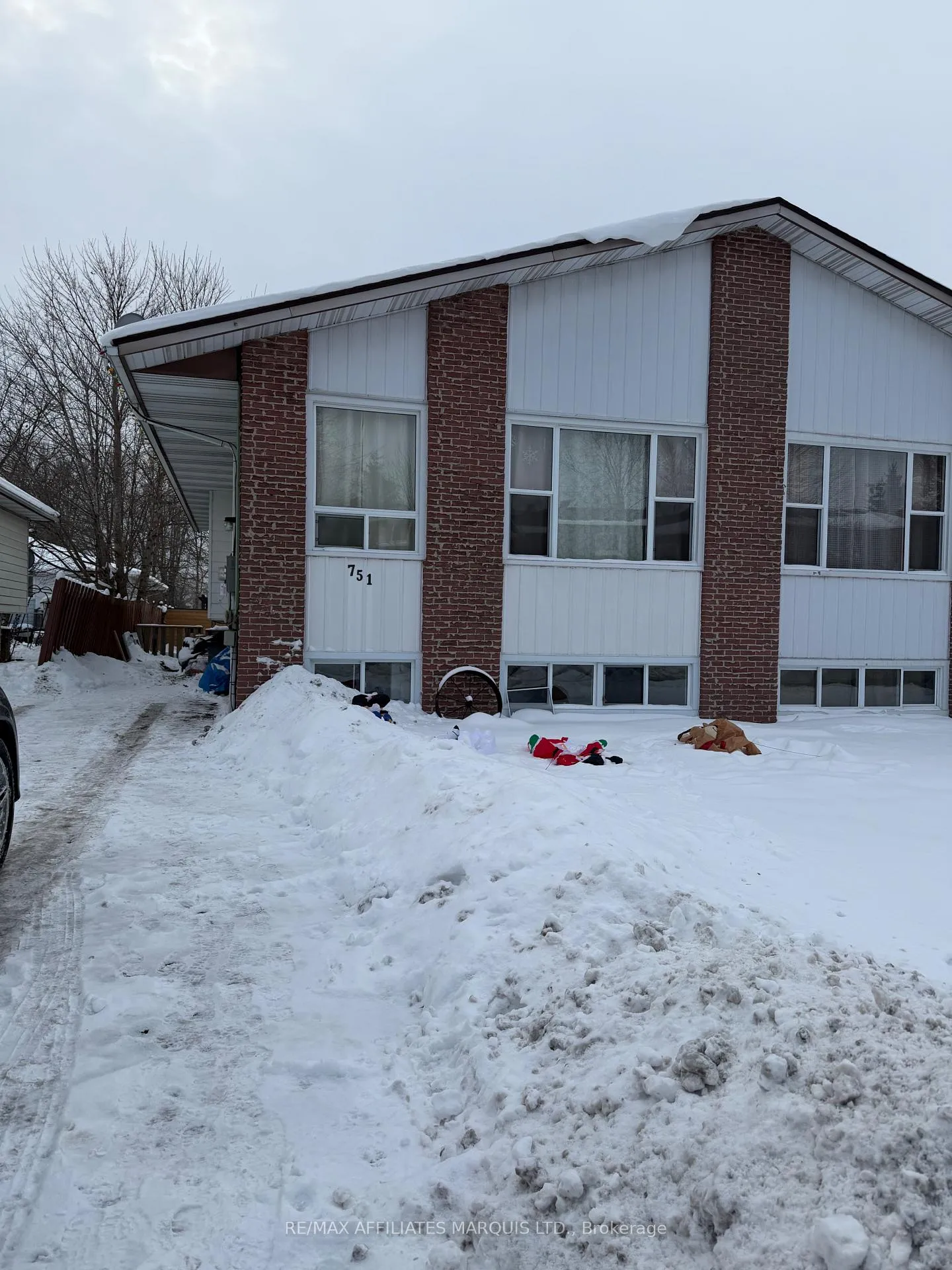 Photo 1 of 751 Glengarry Boulevard, Cornwall — HOMEH