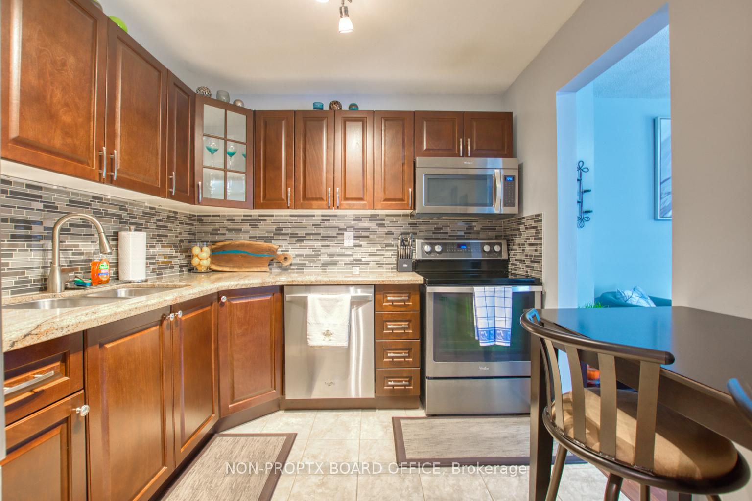 Photo 4 of Unit 38, 386 Highland Road W, Hamilton, Stoney Creek Mountain — HOMEH
