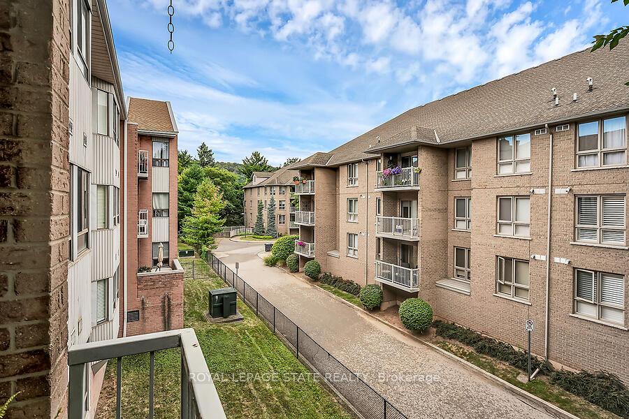 Photo 1 of Unit 204, 6 Niagara Street, Grimsby, Grimsby West — HOMEH