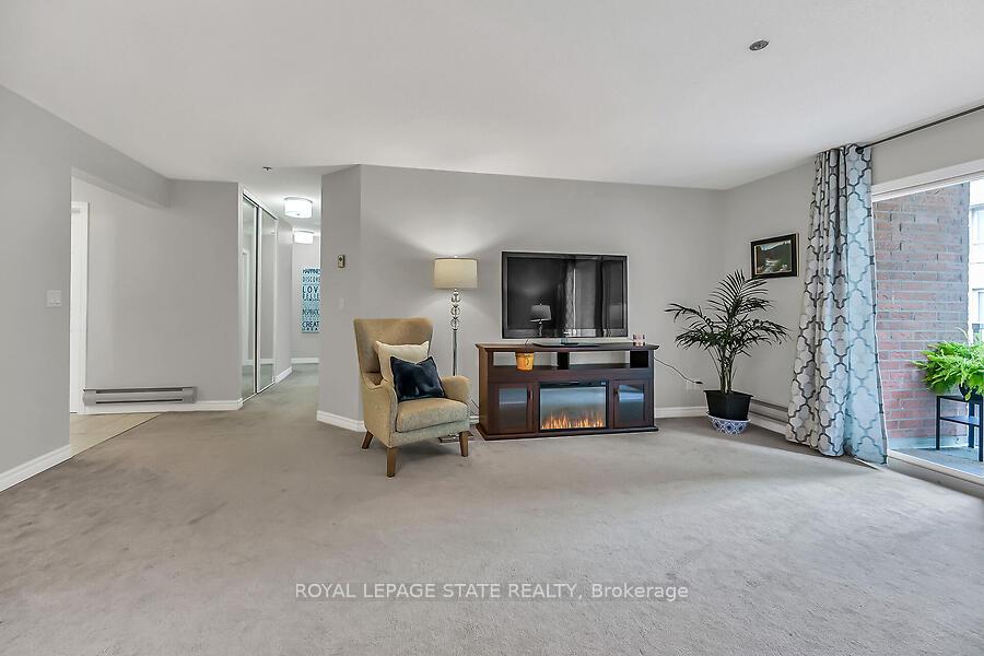 Photo 5 of Unit 204, 6 Niagara Street, Grimsby, Grimsby West — HOMEH