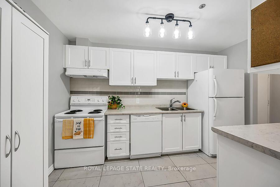 Photo 12 of Unit 204, 6 Niagara Street, Grimsby, Grimsby West — HOMEH