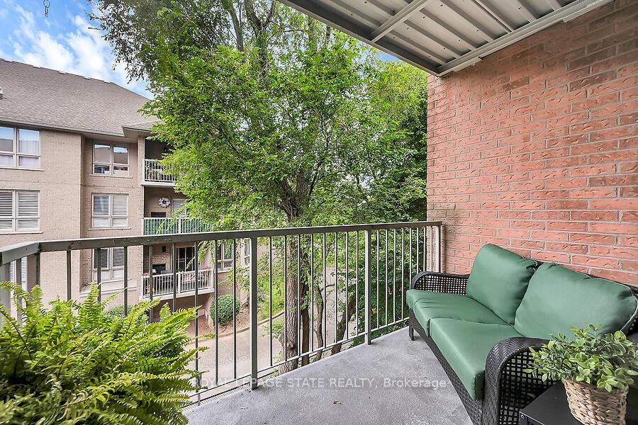 Photo 15 of Unit 204, 6 Niagara Street, Grimsby, Grimsby West — HOMEH