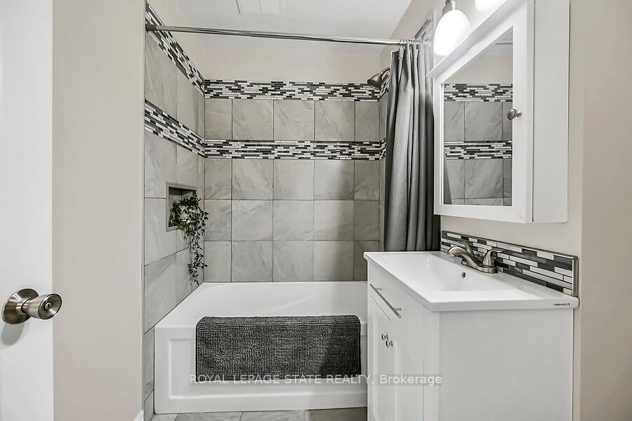 Photo 19 of Unit 204, 6 Niagara Street, Grimsby, Grimsby West — HOMEH