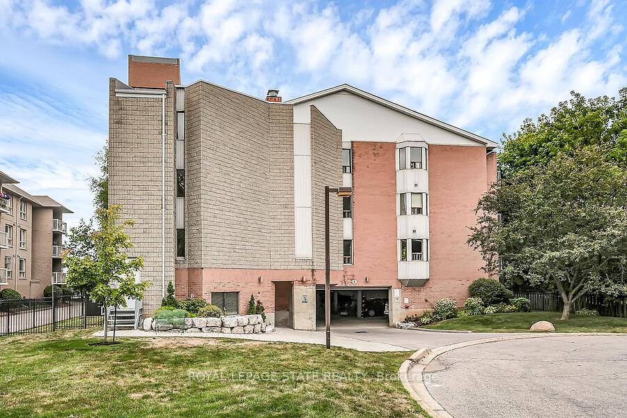 Photo 38 of Unit 204, 6 Niagara Street, Grimsby, Grimsby West — HOMEH