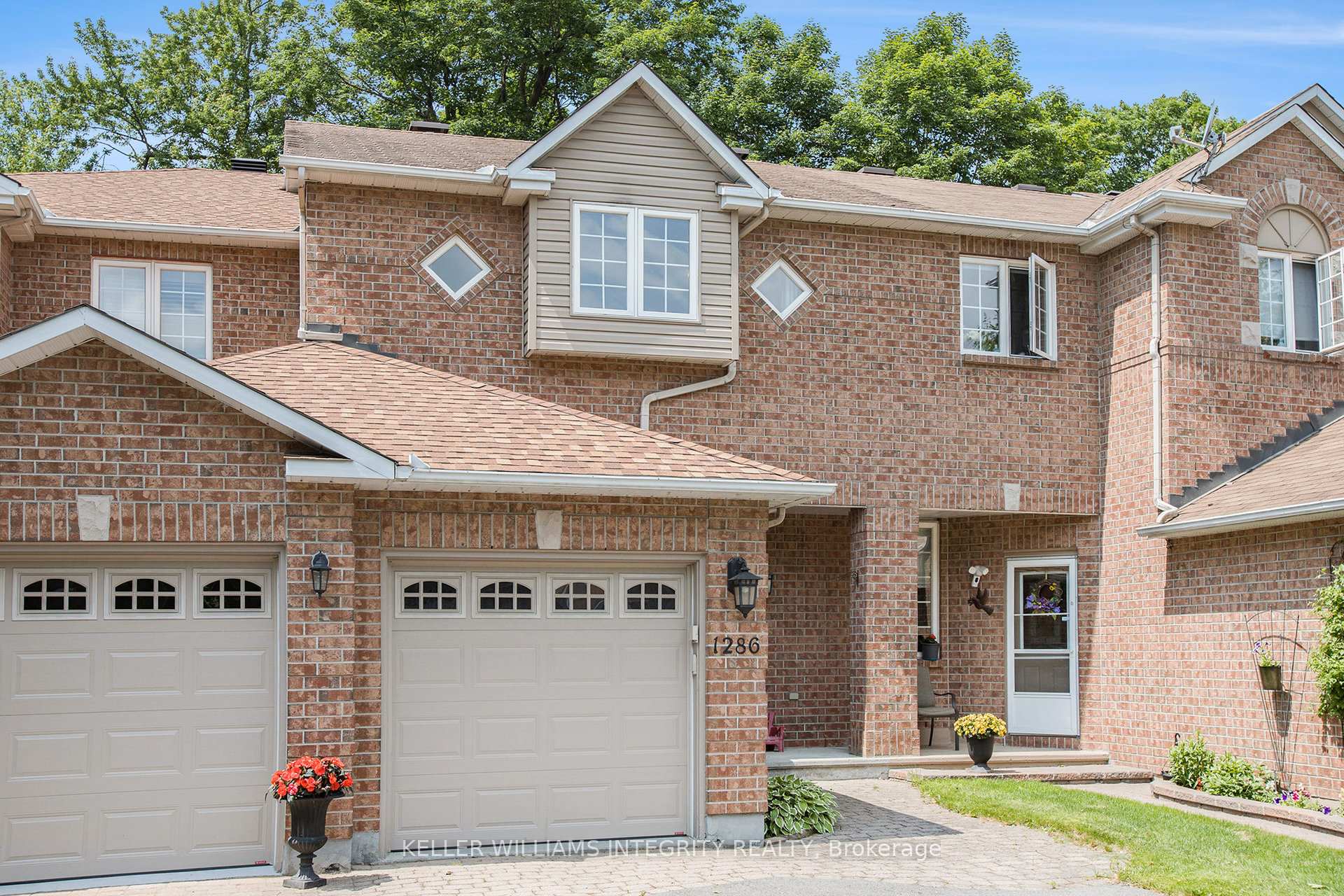 Photo 2 of 1286 Silvestri Crescent, Ottawa, Carson Grove — HOMEH