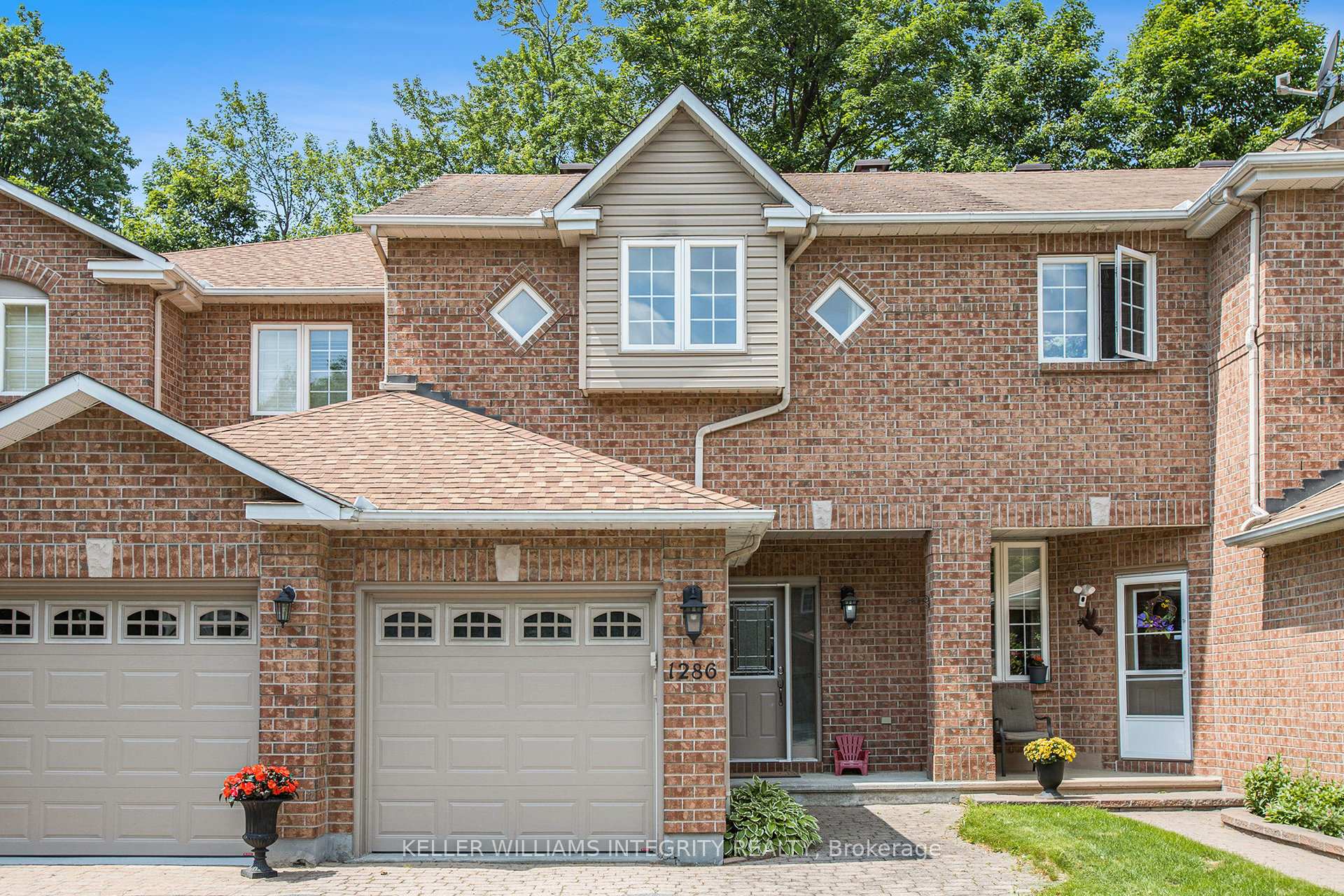 Photo 3 of 1286 Silvestri Crescent, Ottawa, Carson Grove — HOMEH